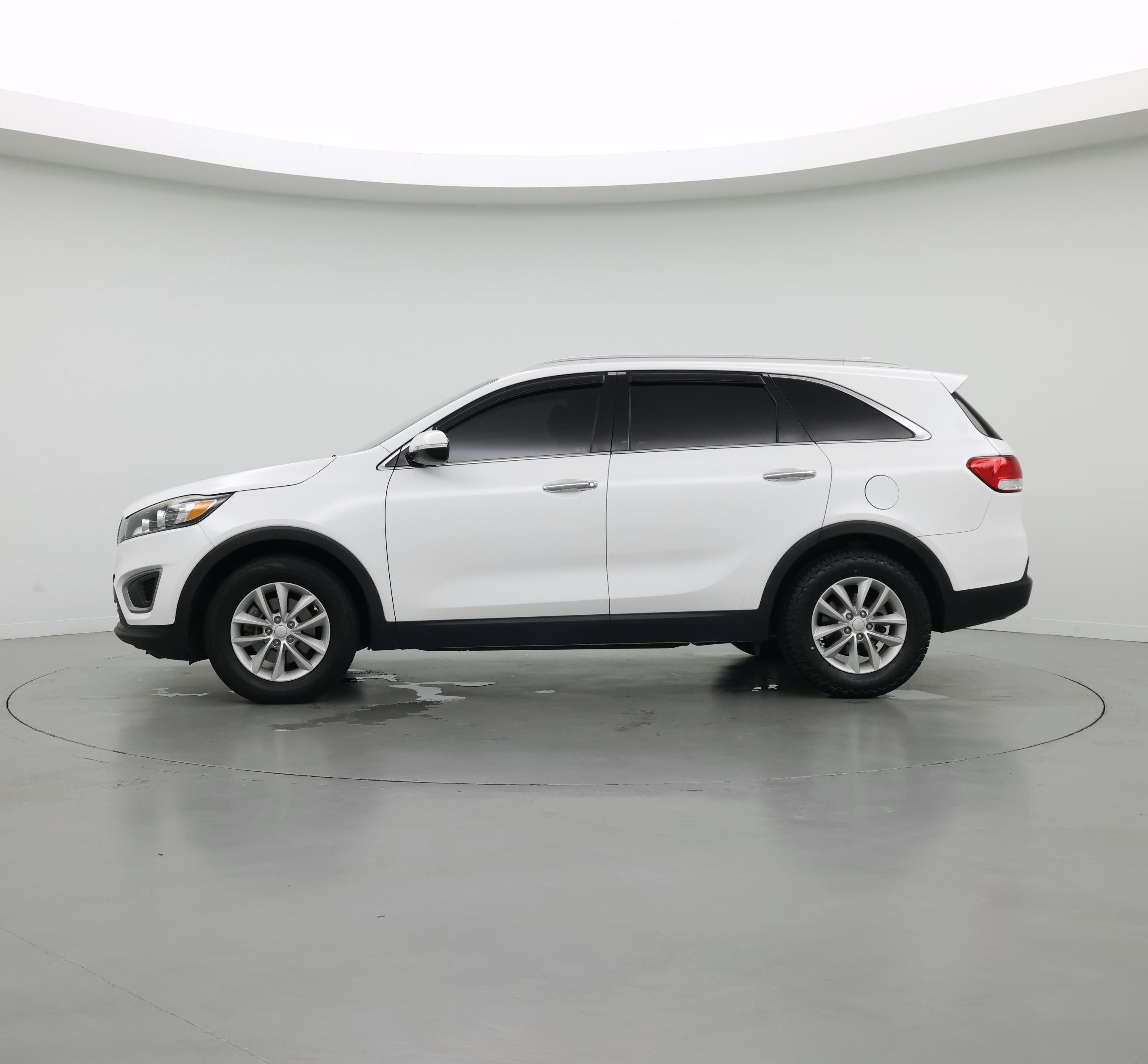 Thumbnail: 2018 Kia Sorento - 3