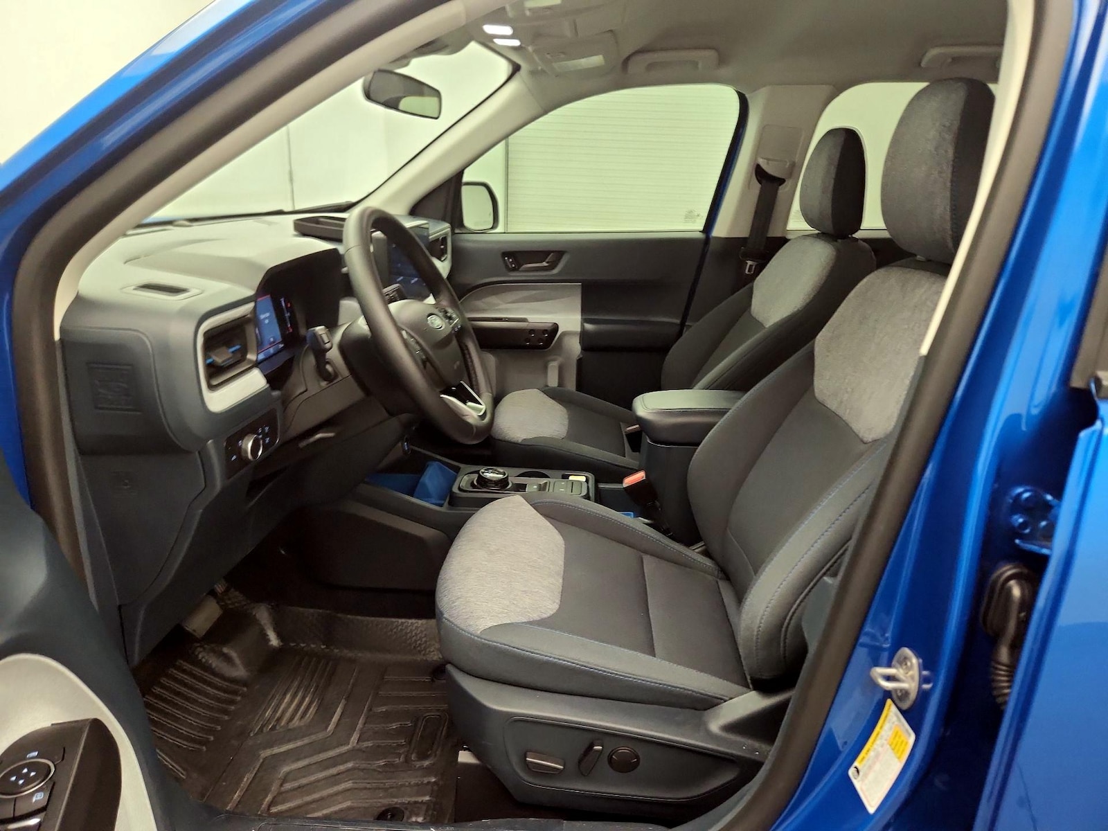 2025 Ford Maverick XLT - Photo 12