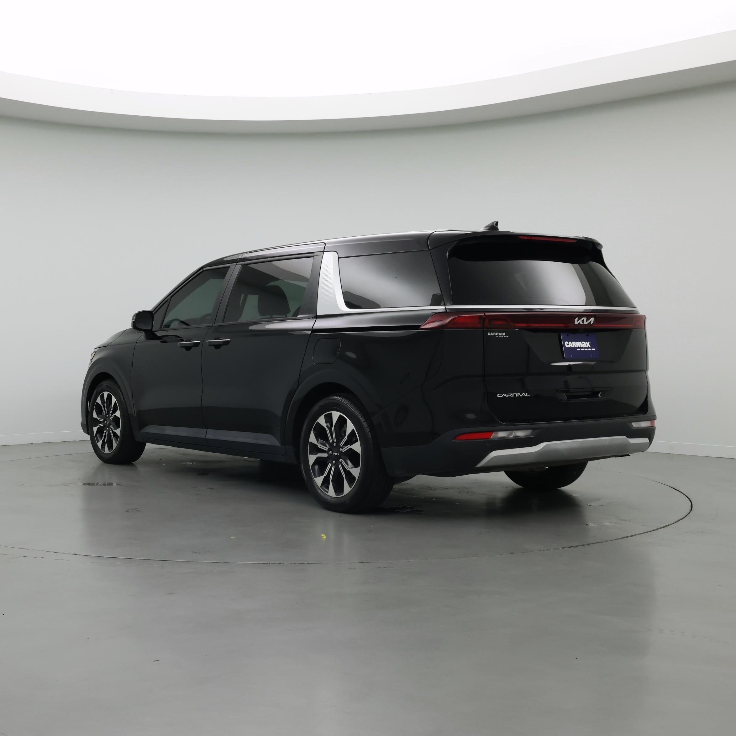 Thumbnail: 2023 Kia Carnival - 2