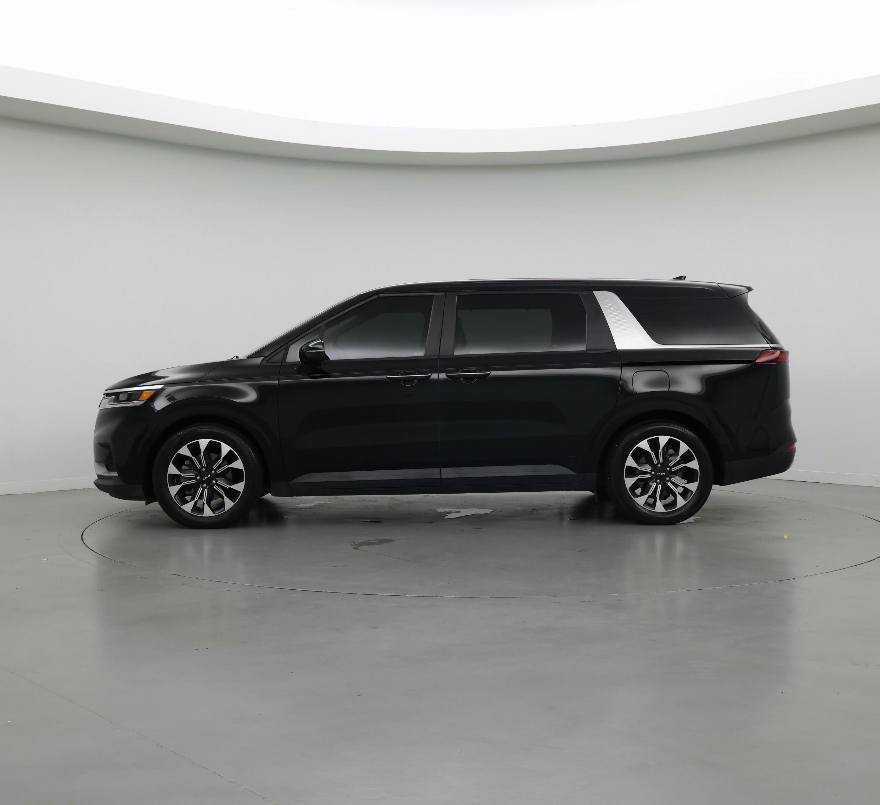 Thumbnail: 2023 Kia Carnival - 3
