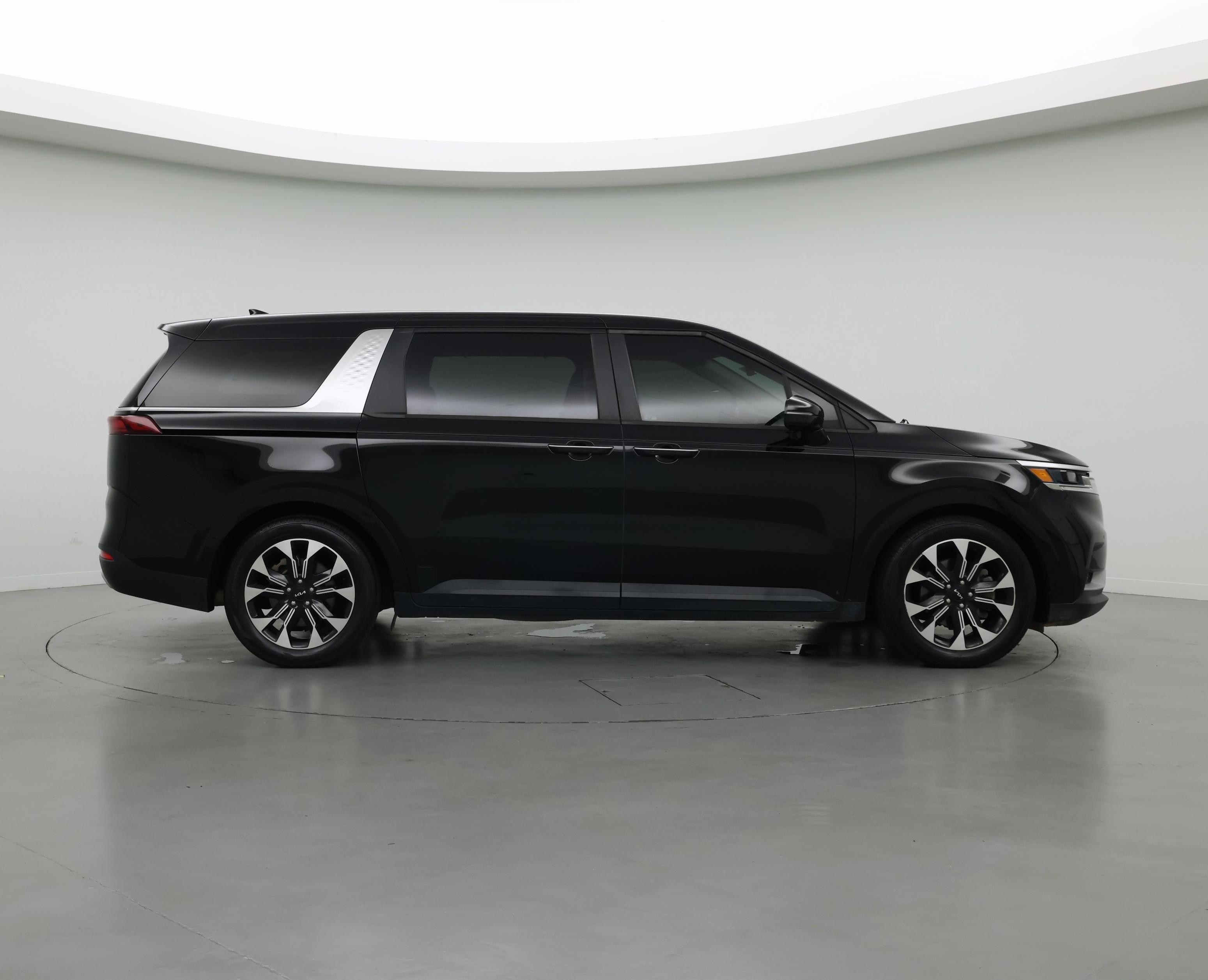 Thumbnail: 2023 Kia Carnival - 7