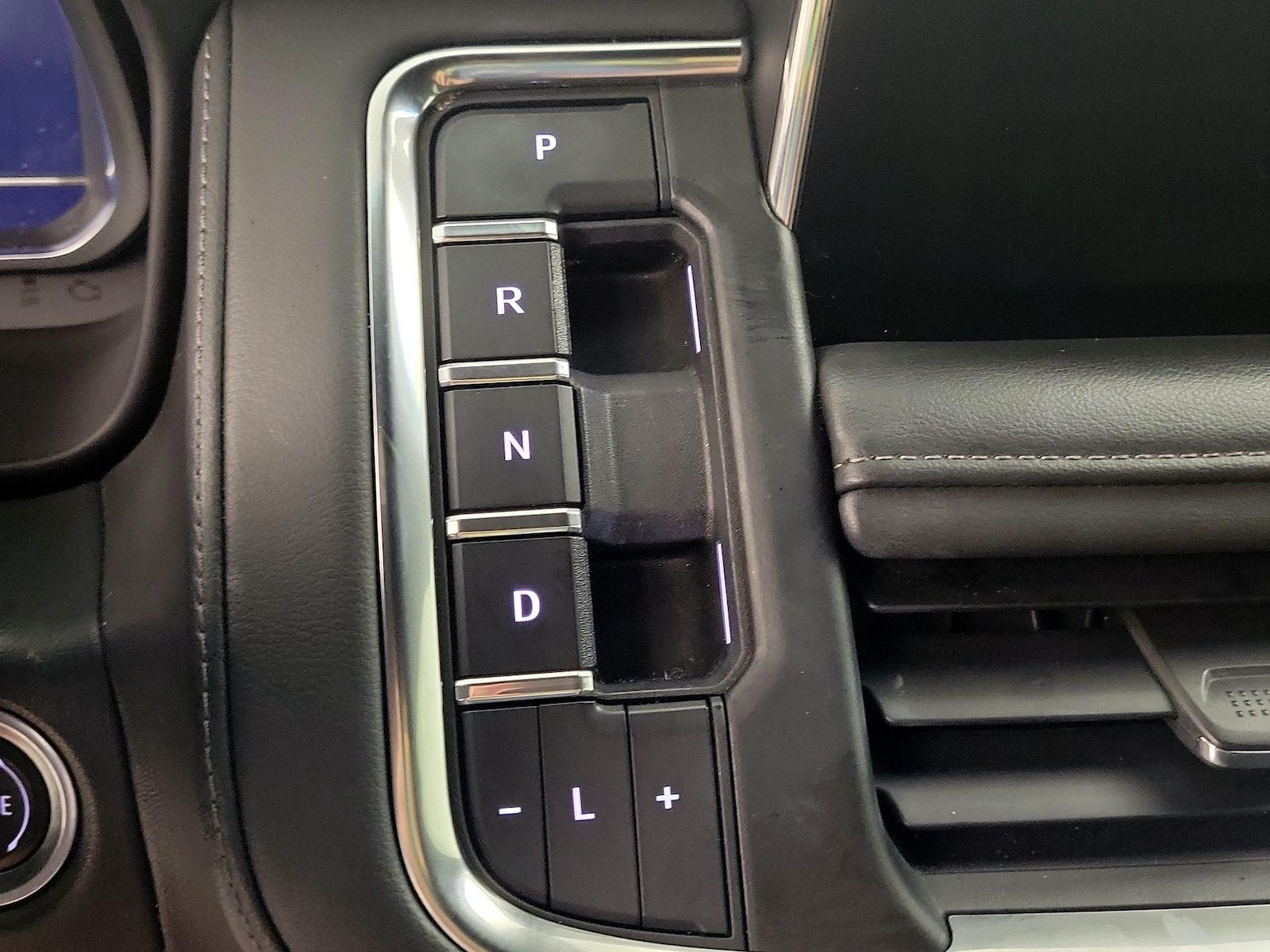 2022 Chevrolet Tahoe Z71 - Photo 18
