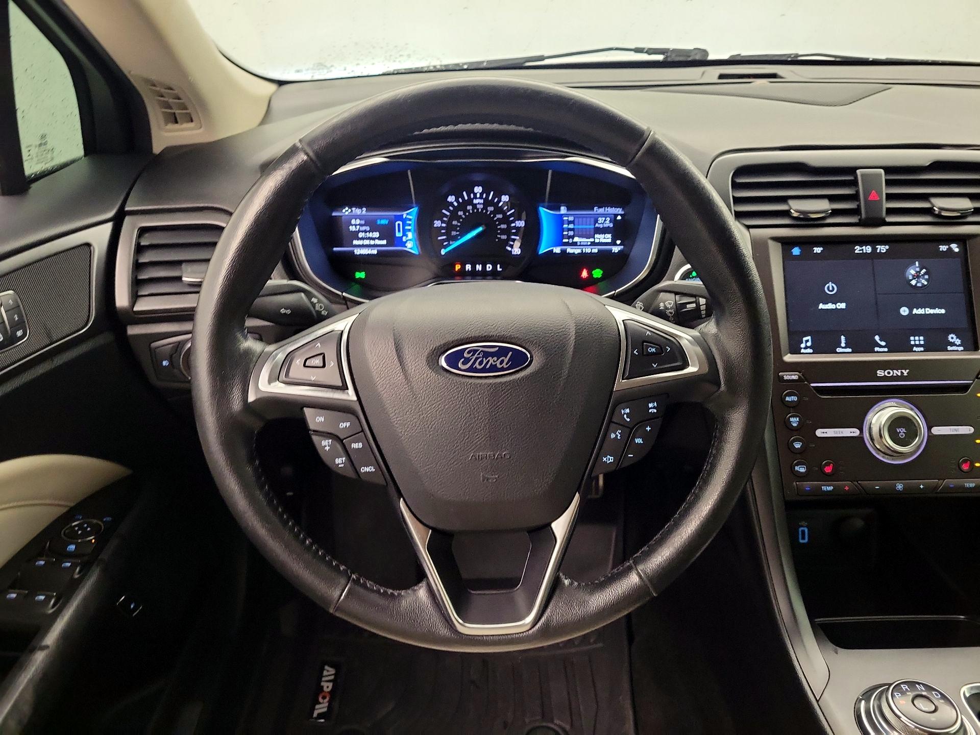 Thumbnail: 2017 Ford Fusion - 10