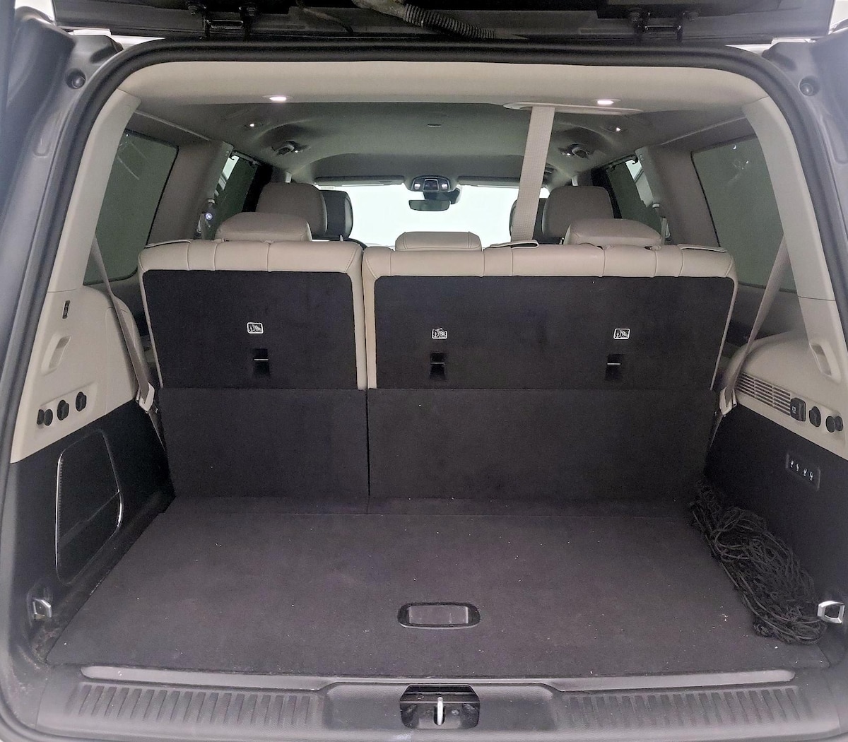 Trunk/Cargo (Seats Up)