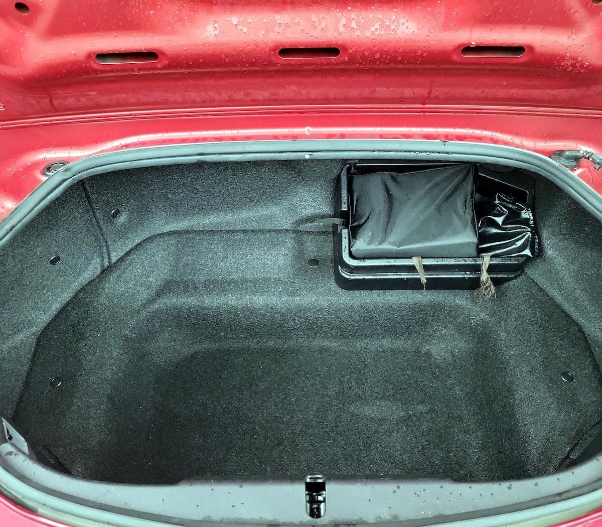 Trunk/Cargo (Seats Up)