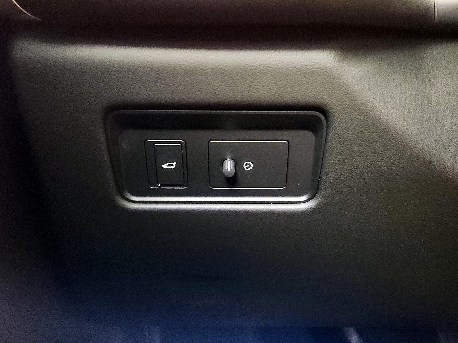 Thumbnail: 2021 Jaguar F-Pace - 13