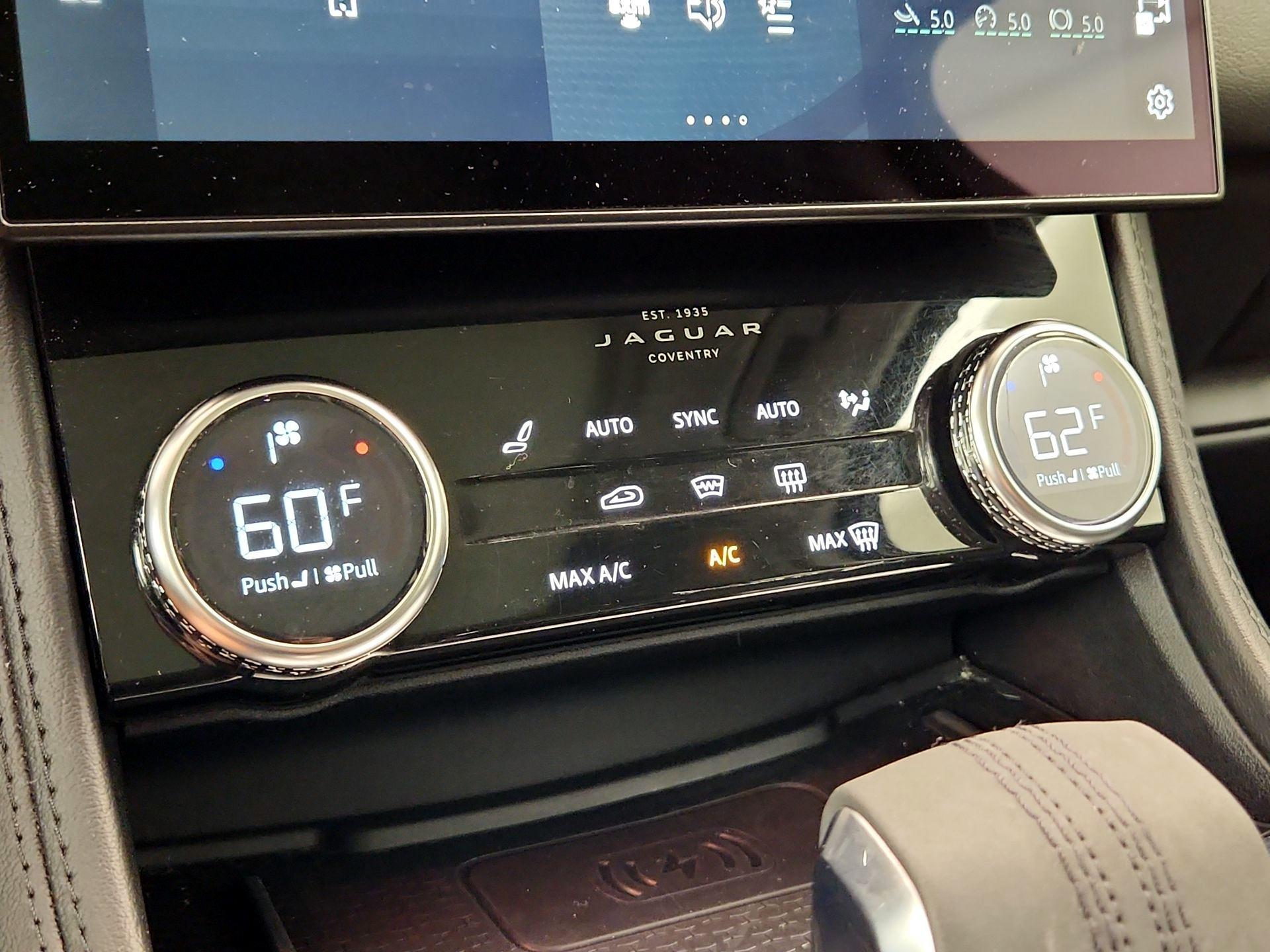 Thumbnail: 2021 Jaguar F-Pace - 17