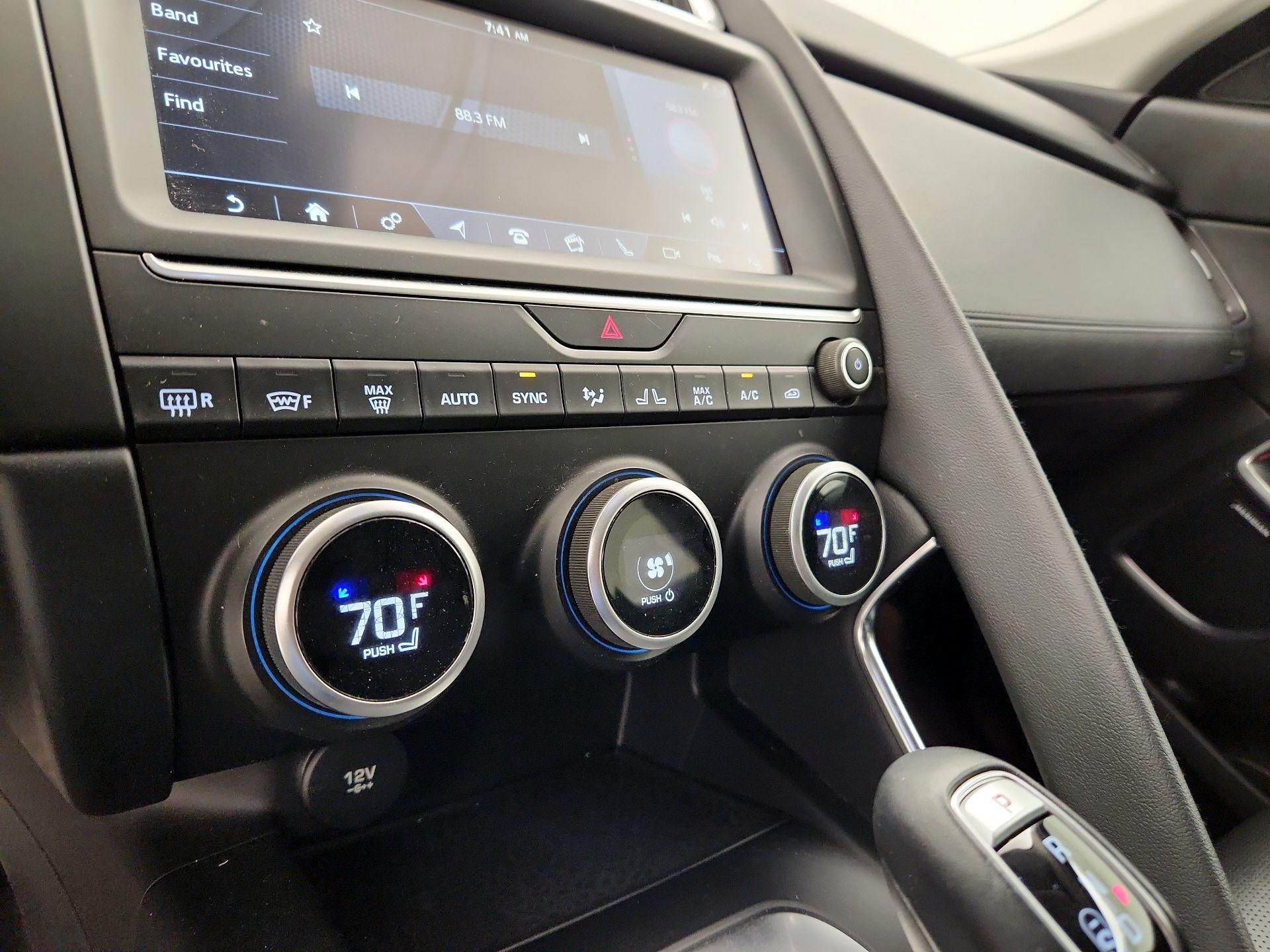Thumbnail: 2020 Jaguar E-Pace - 16