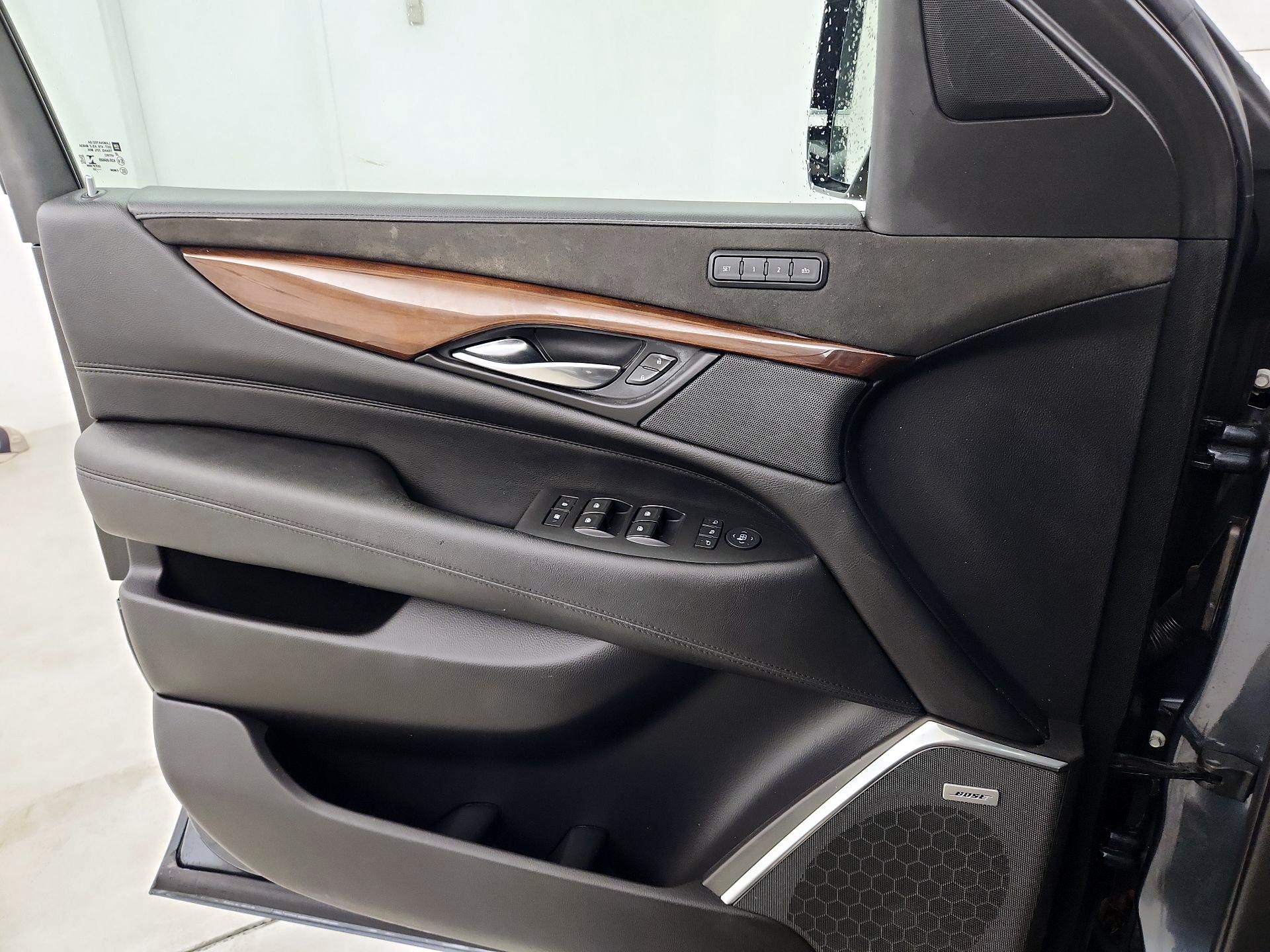 Thumbnail: 2020 Cadillac Escalade - 10