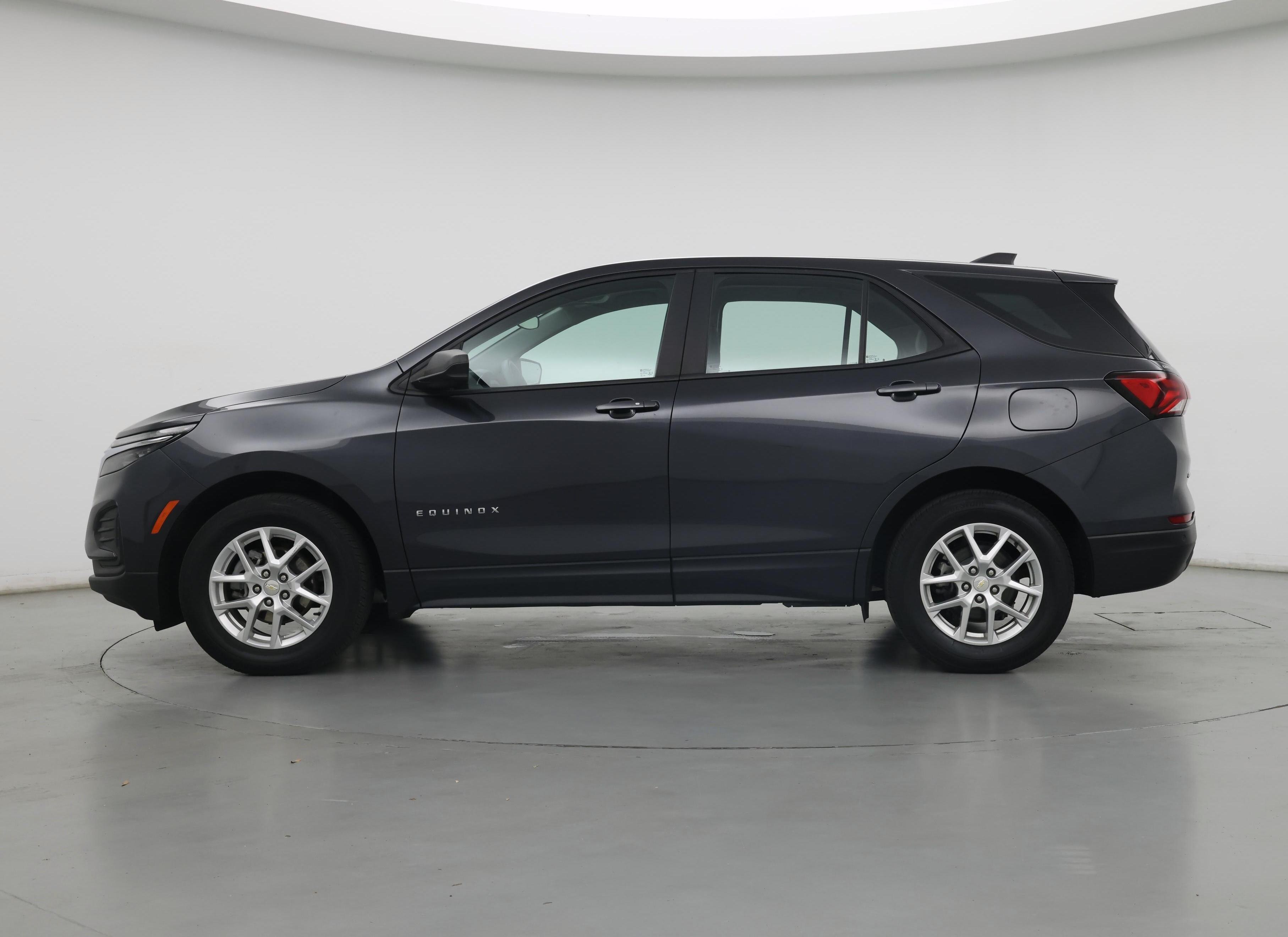 Thumbnail: 2022 Chevrolet Equinox - 3
