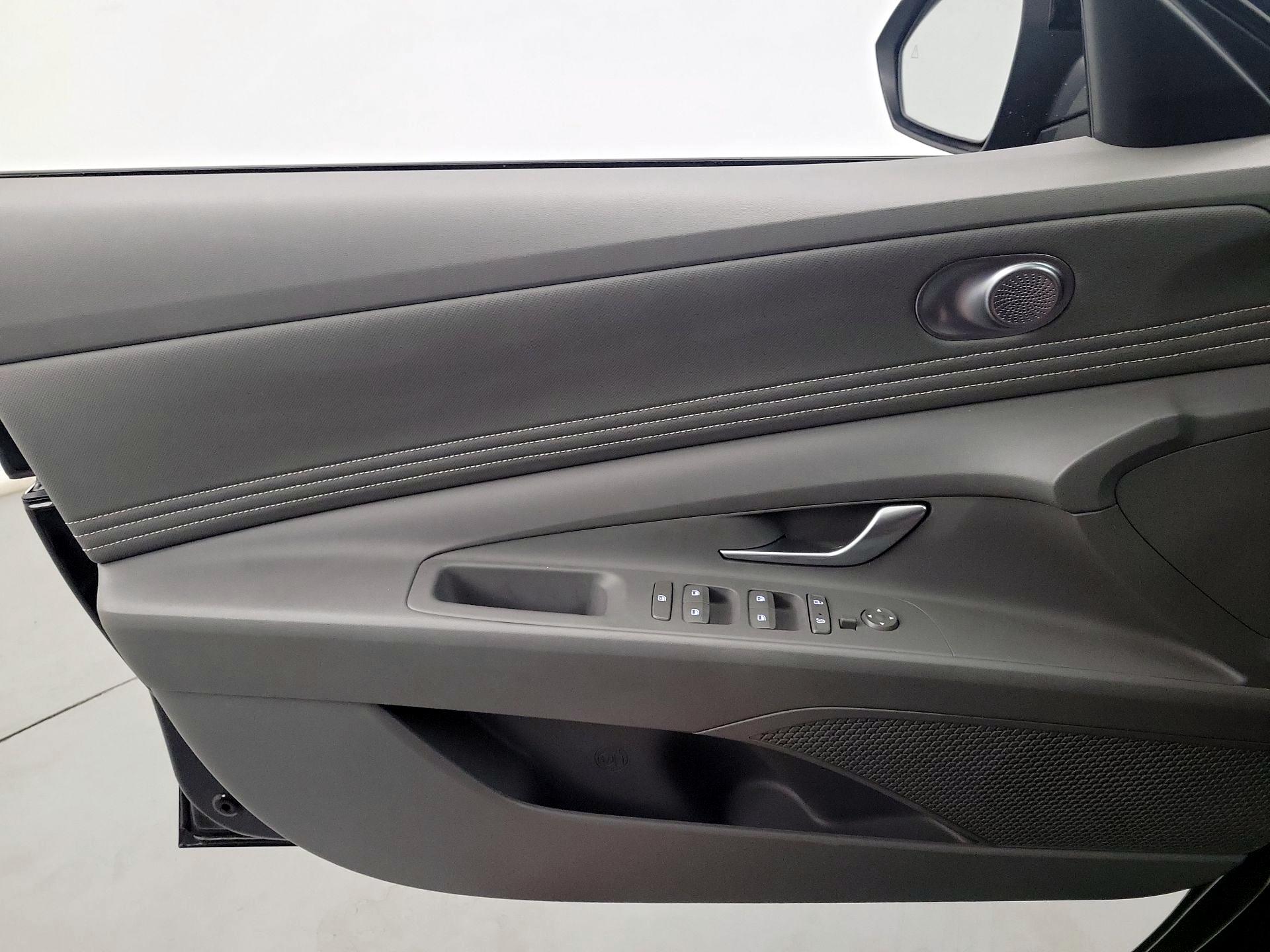Thumbnail: 2023 Hyundai Elantra - 12