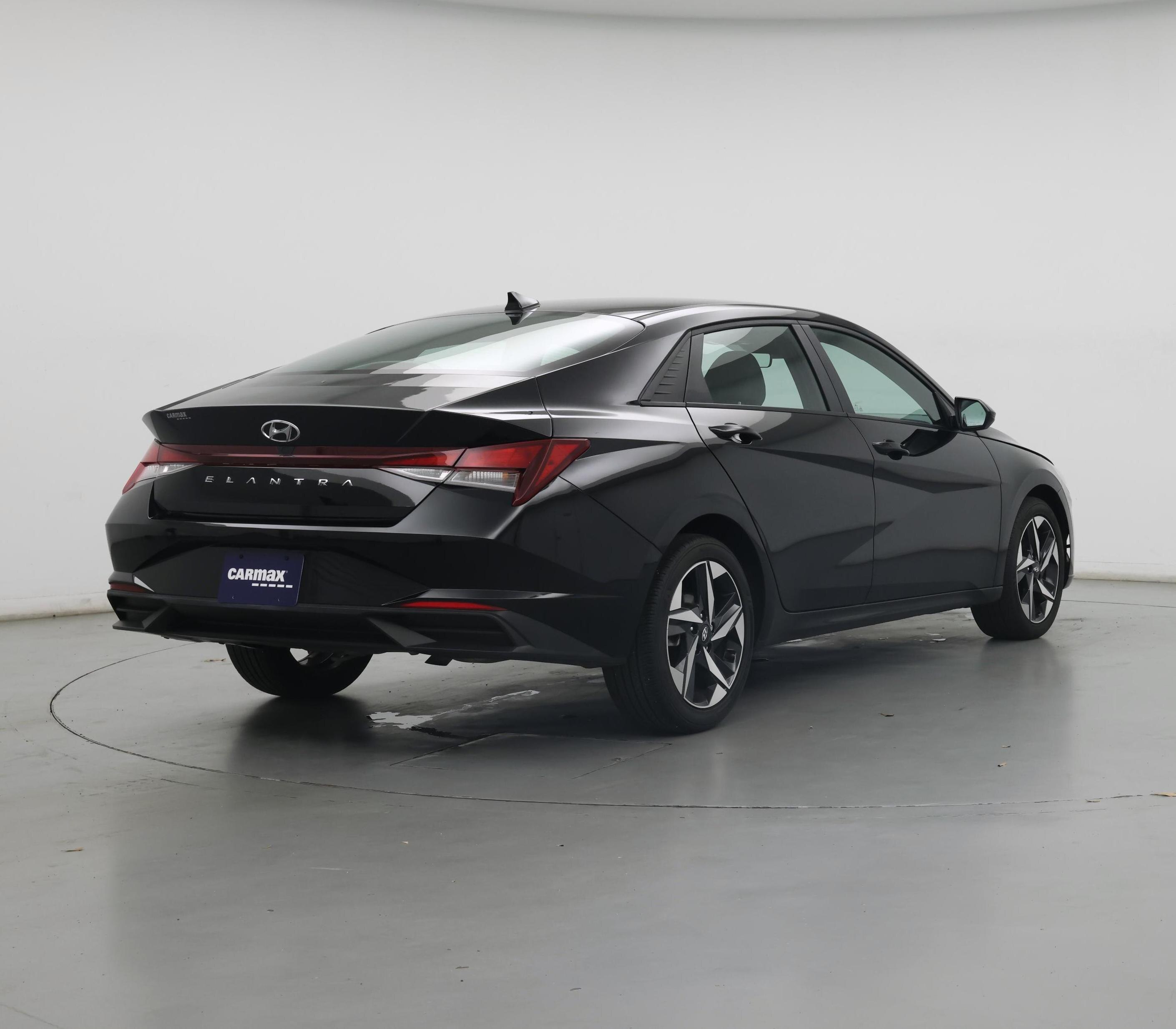 Thumbnail: 2023 Hyundai Elantra - 8