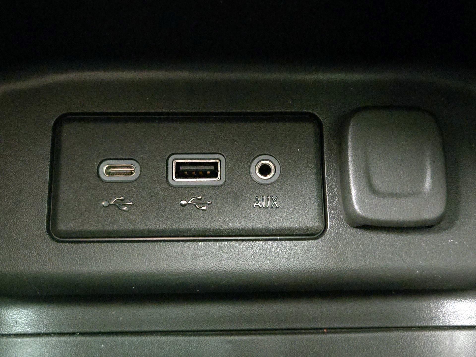 Thumbnail: 2023 Chevrolet Equinox - 18