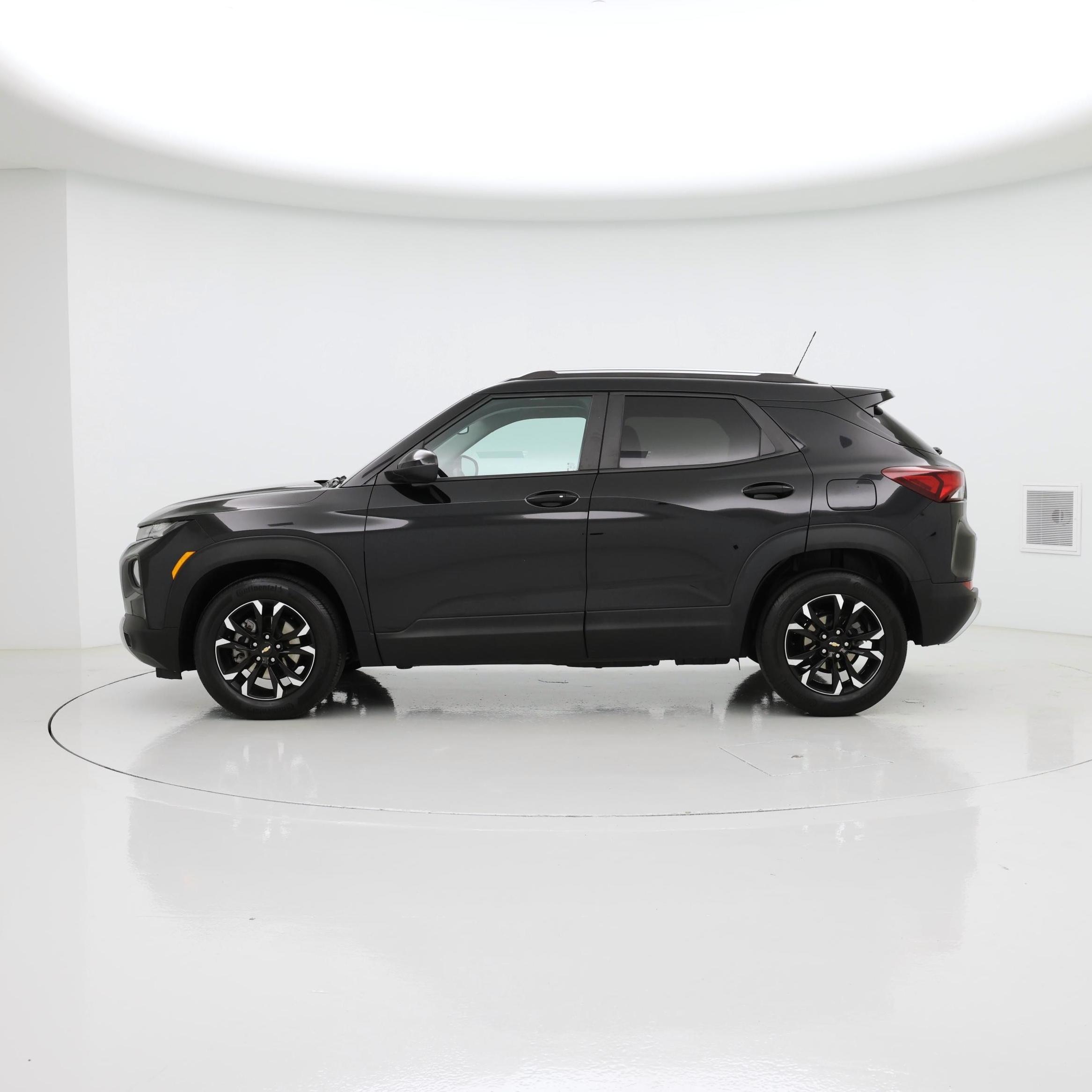 Thumbnail: 2023 Chevrolet Equinox - 3