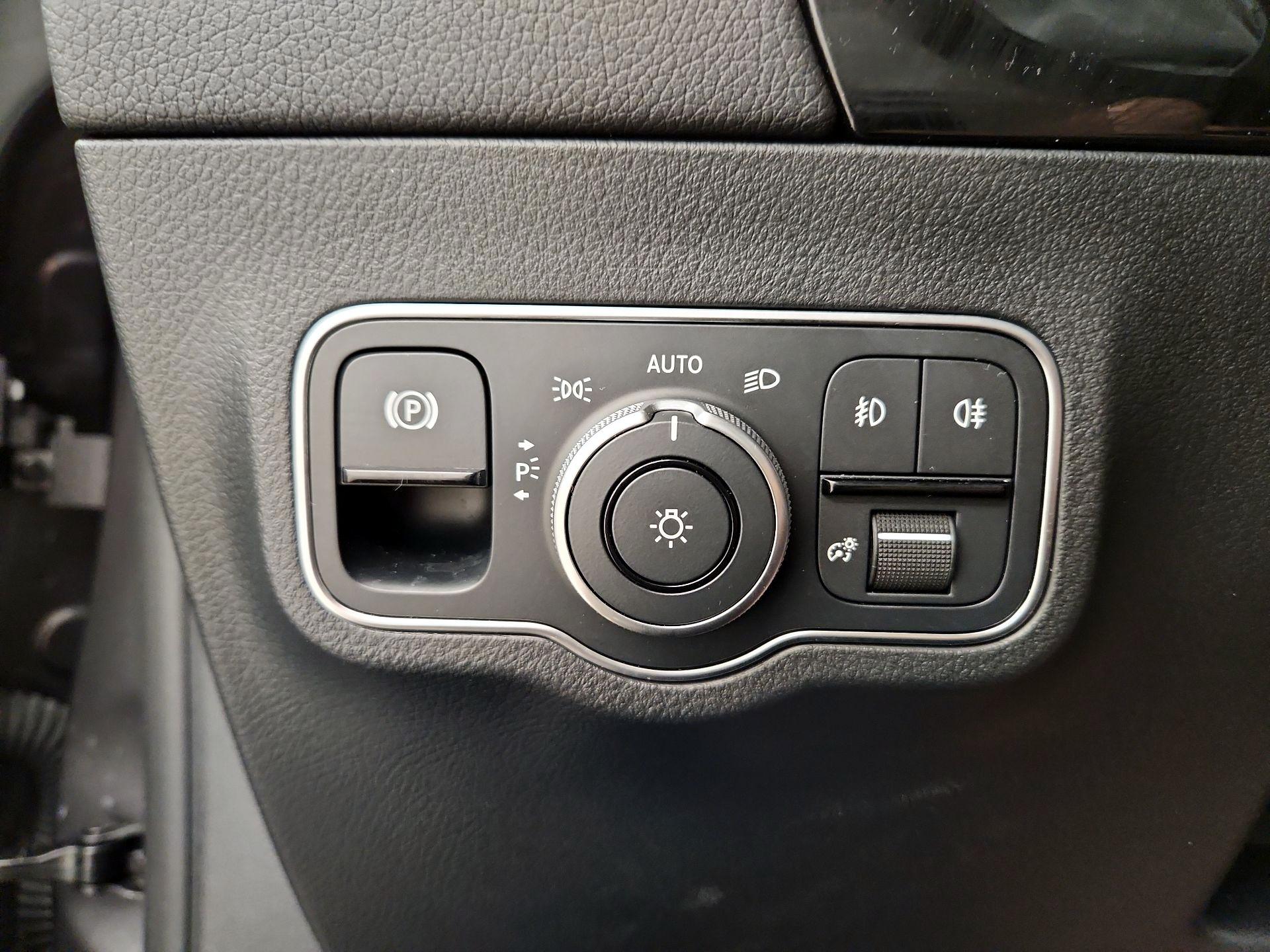 Thumbnail: 2023 Mercedes-Benz GLA - 13