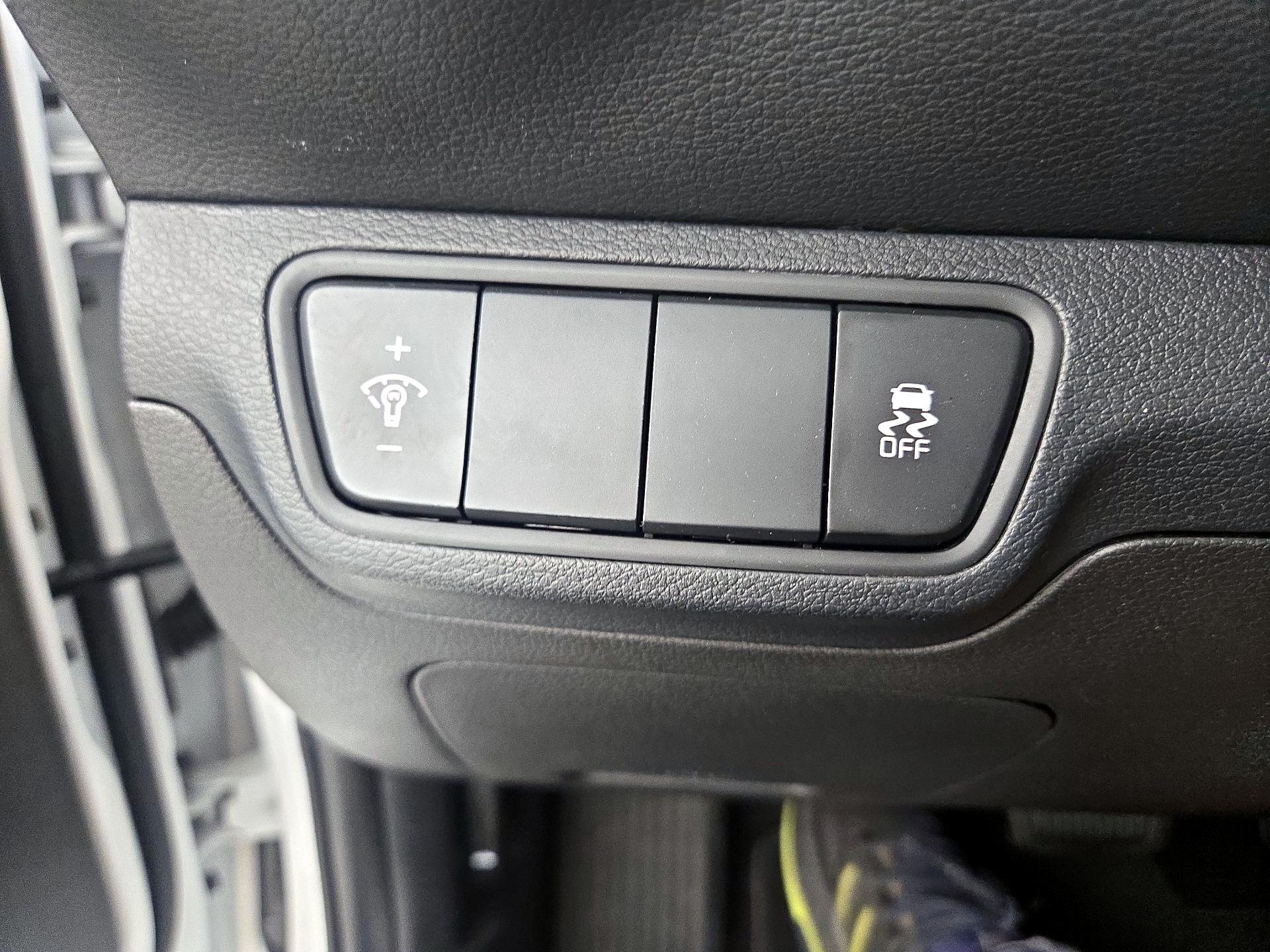 Thumbnail: 2023 Kia Forte - 13