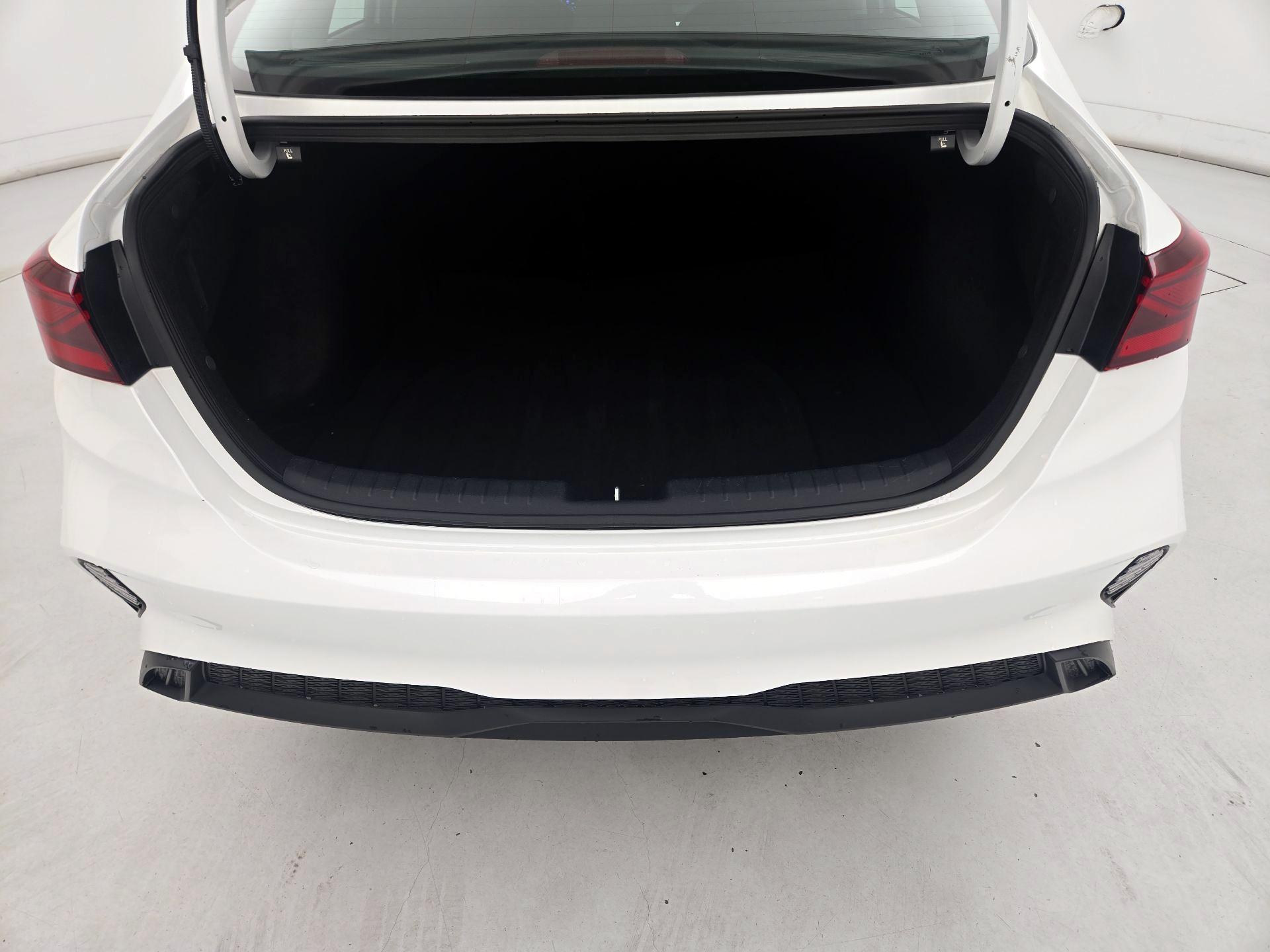 Thumbnail: 2023 Kia Forte - 20