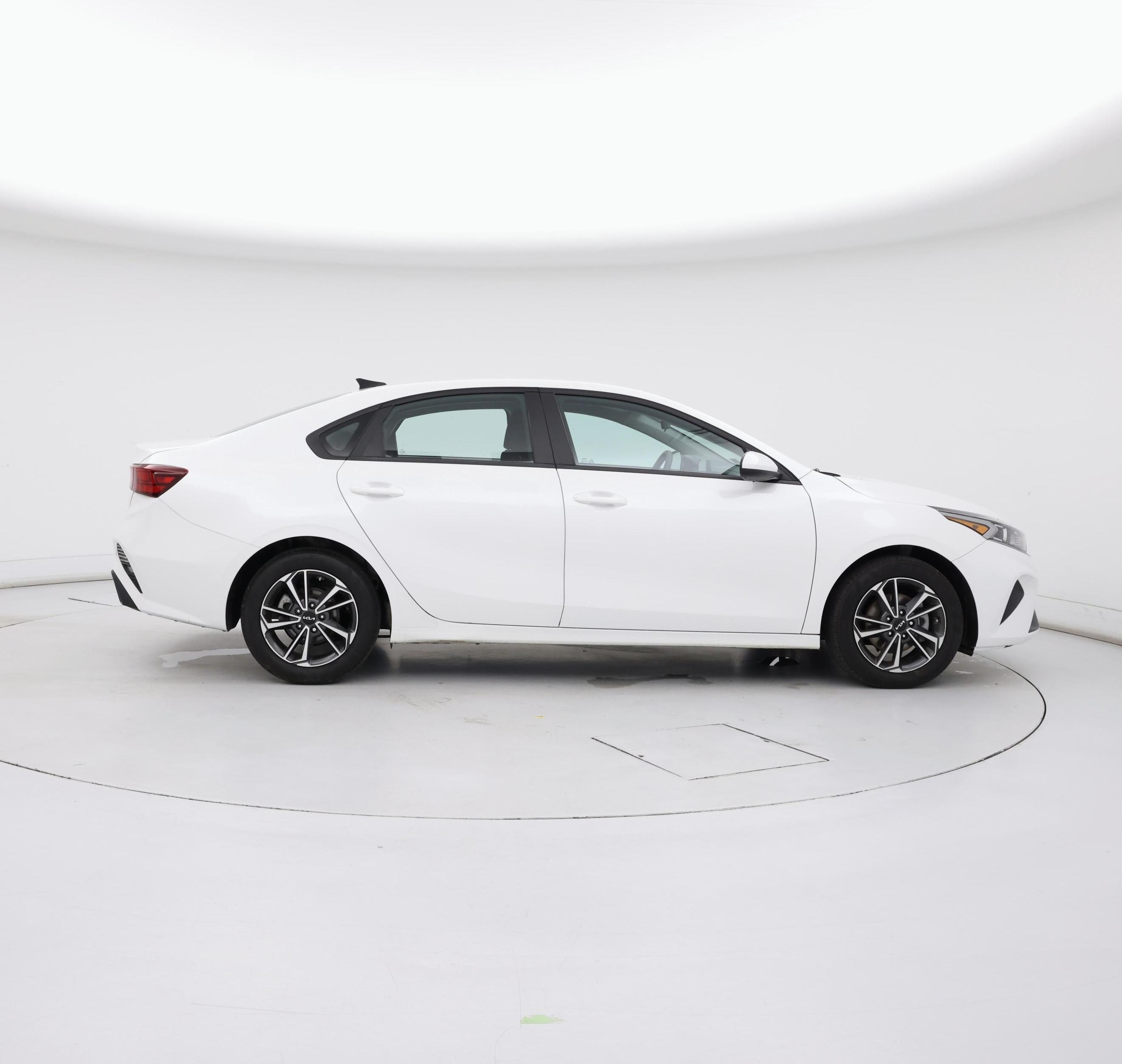 Thumbnail: 2023 Kia Forte - 7