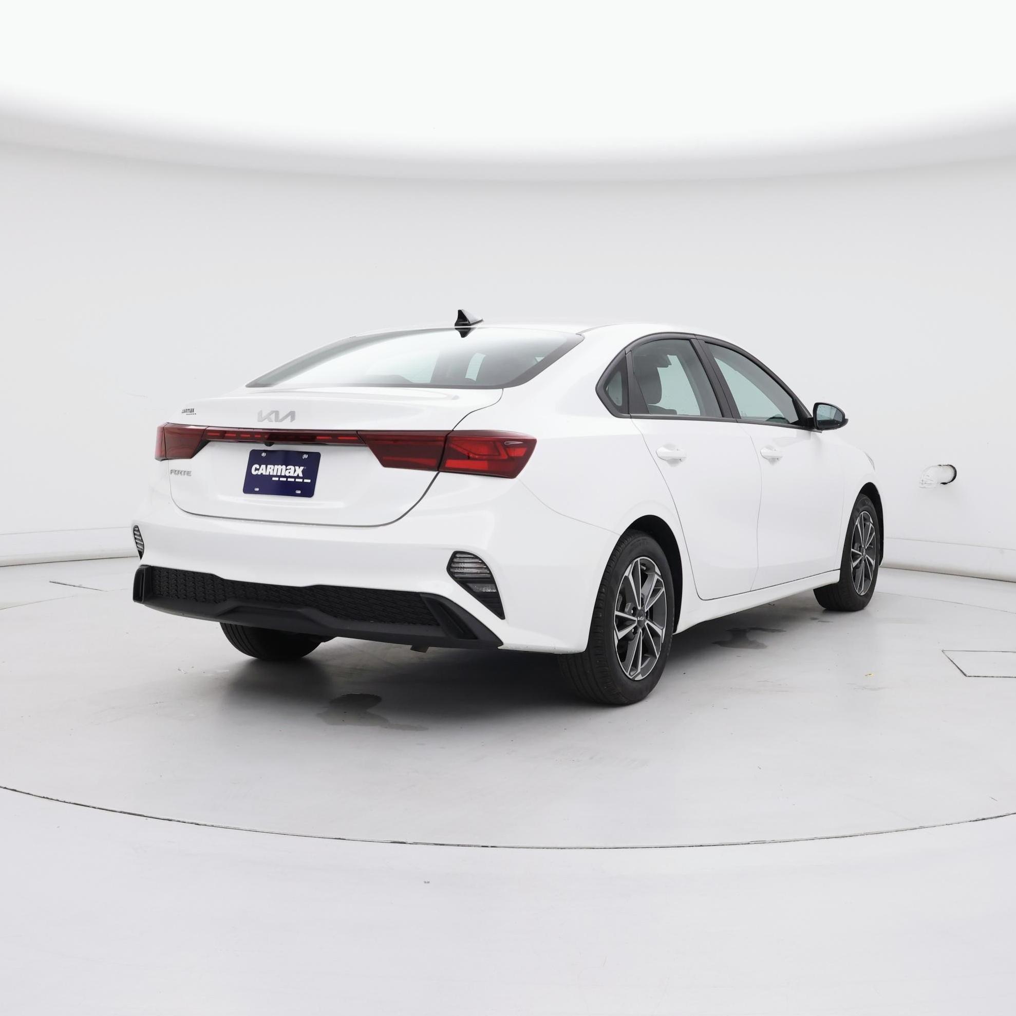 Thumbnail: 2023 Kia Forte - 8