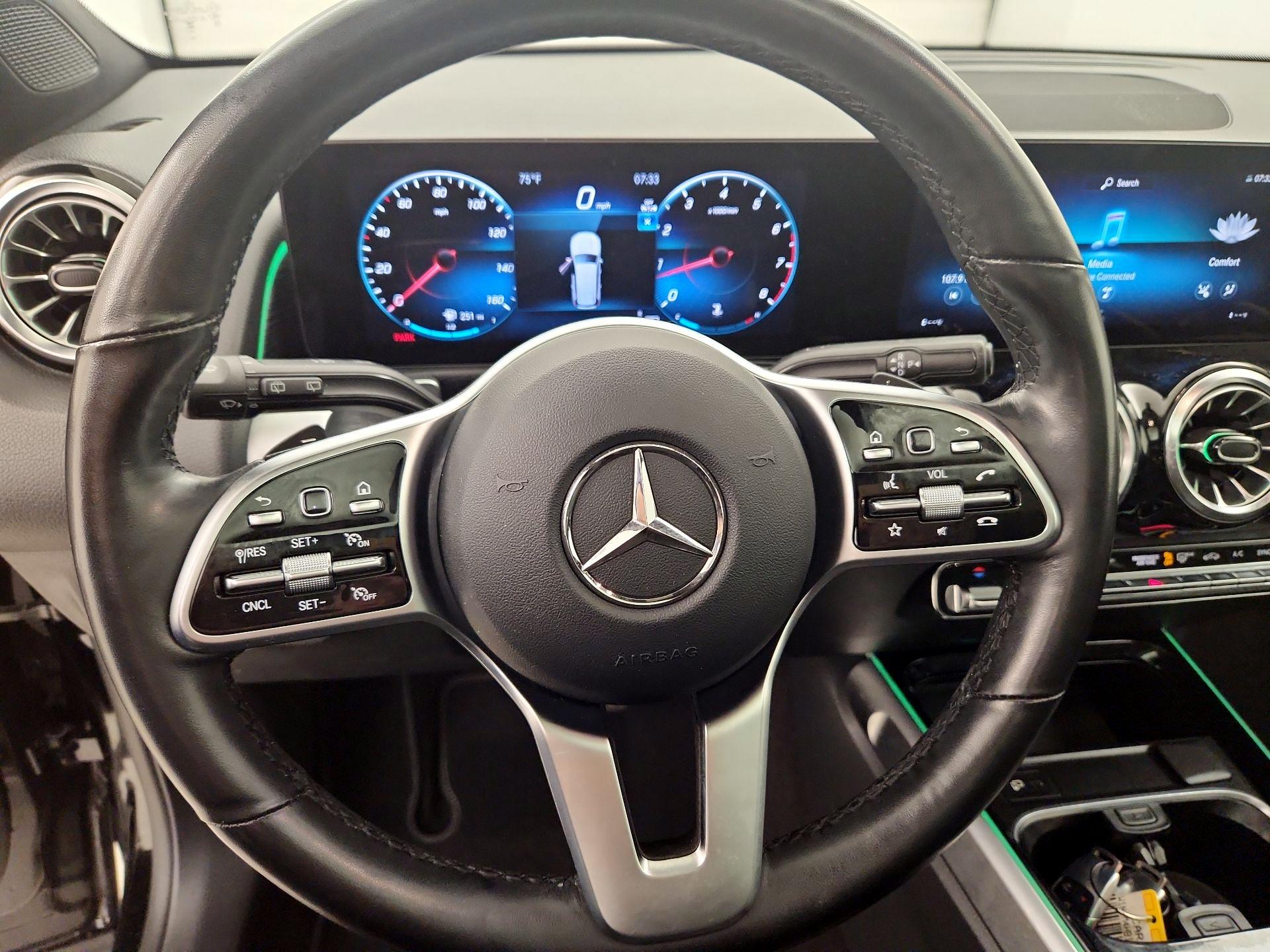 Thumbnail: 2023 Mercedes-Benz GLB - 10