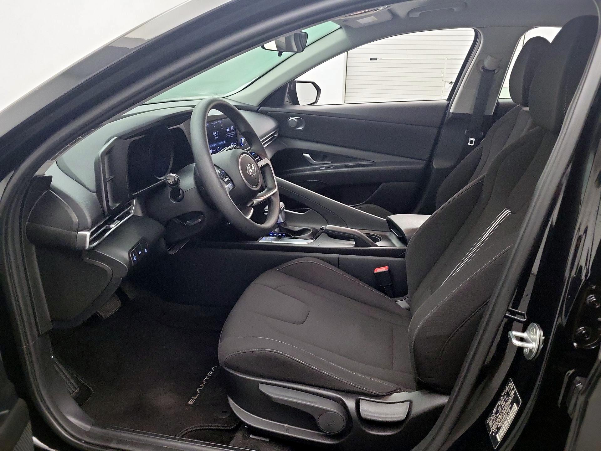 Thumbnail: 2023 Hyundai Elantra - 11