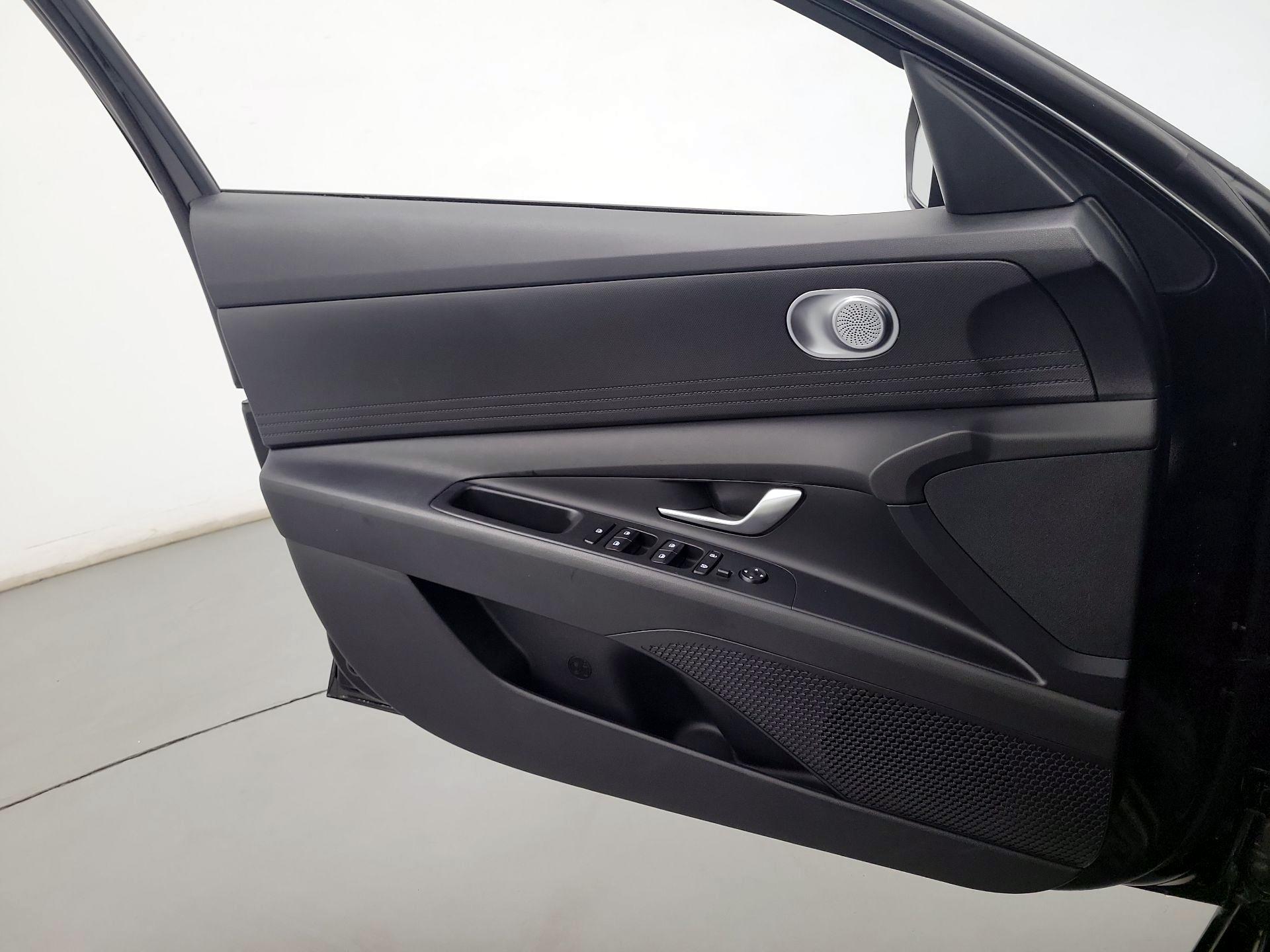 Thumbnail: 2023 Hyundai Elantra - 12