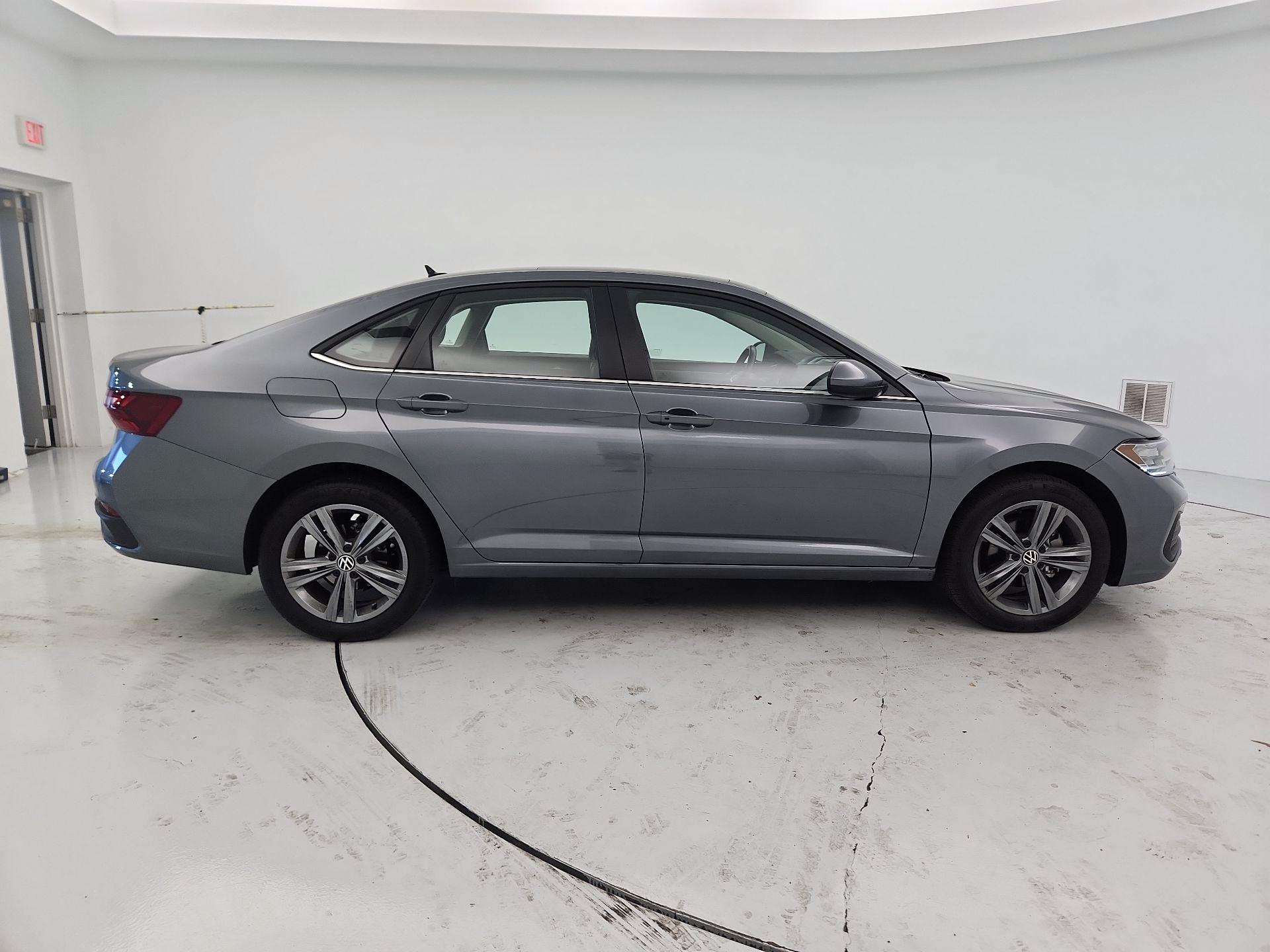 Thumbnail: 2024 Volkswagen Jetta - 4