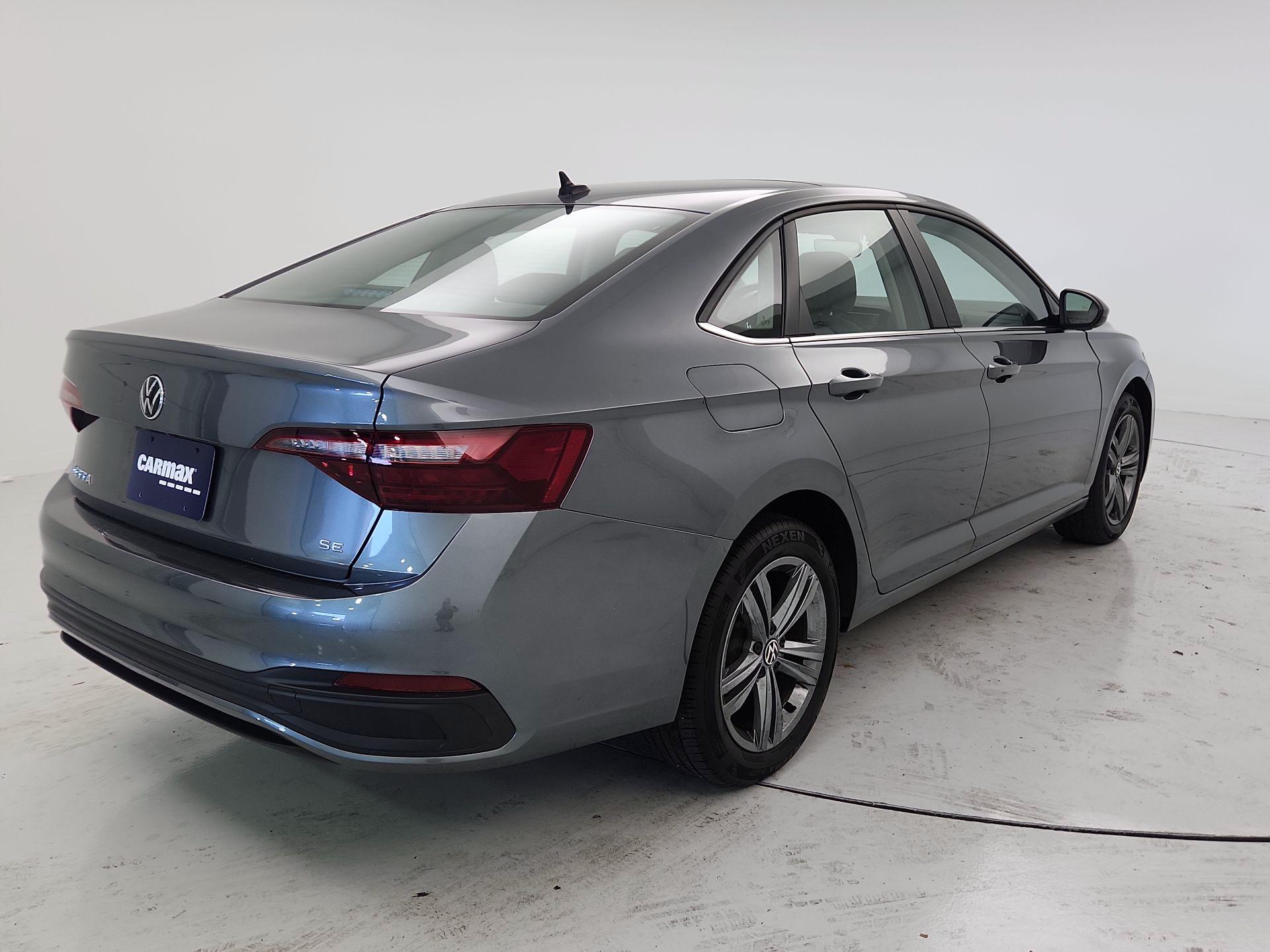 Thumbnail: 2024 Volkswagen Jetta - 5