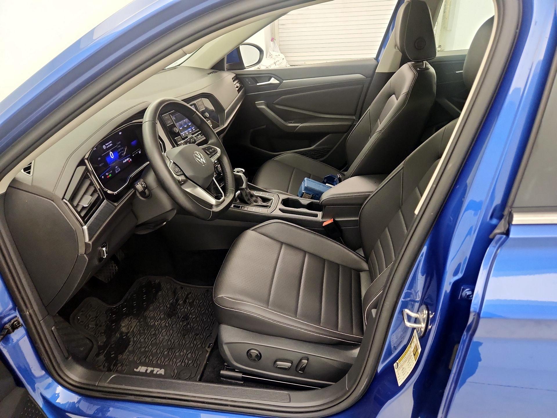 Thumbnail: 2023 Volkswagen Jetta - 11