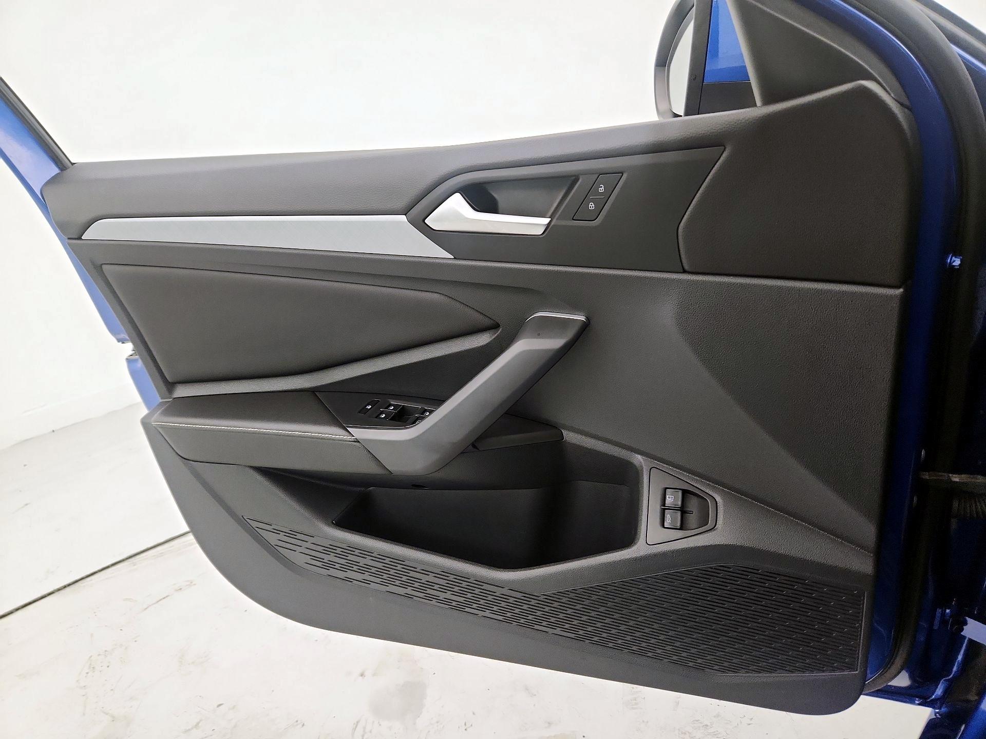 Thumbnail: 2023 Volkswagen Jetta - 12