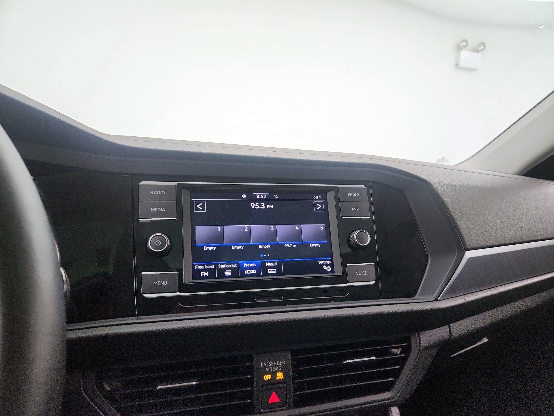 Thumbnail: 2023 Volkswagen Jetta - 15