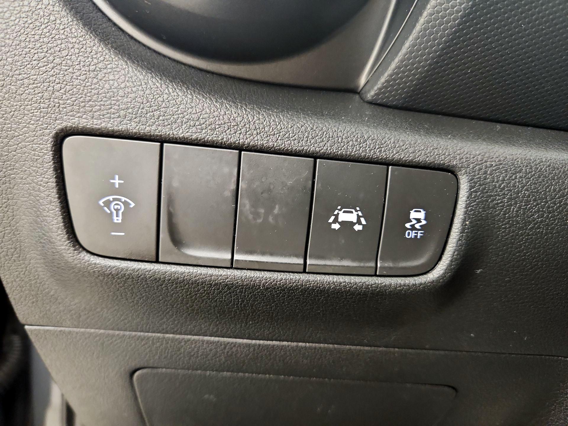 Thumbnail: 2021 Hyundai Kona - 13
