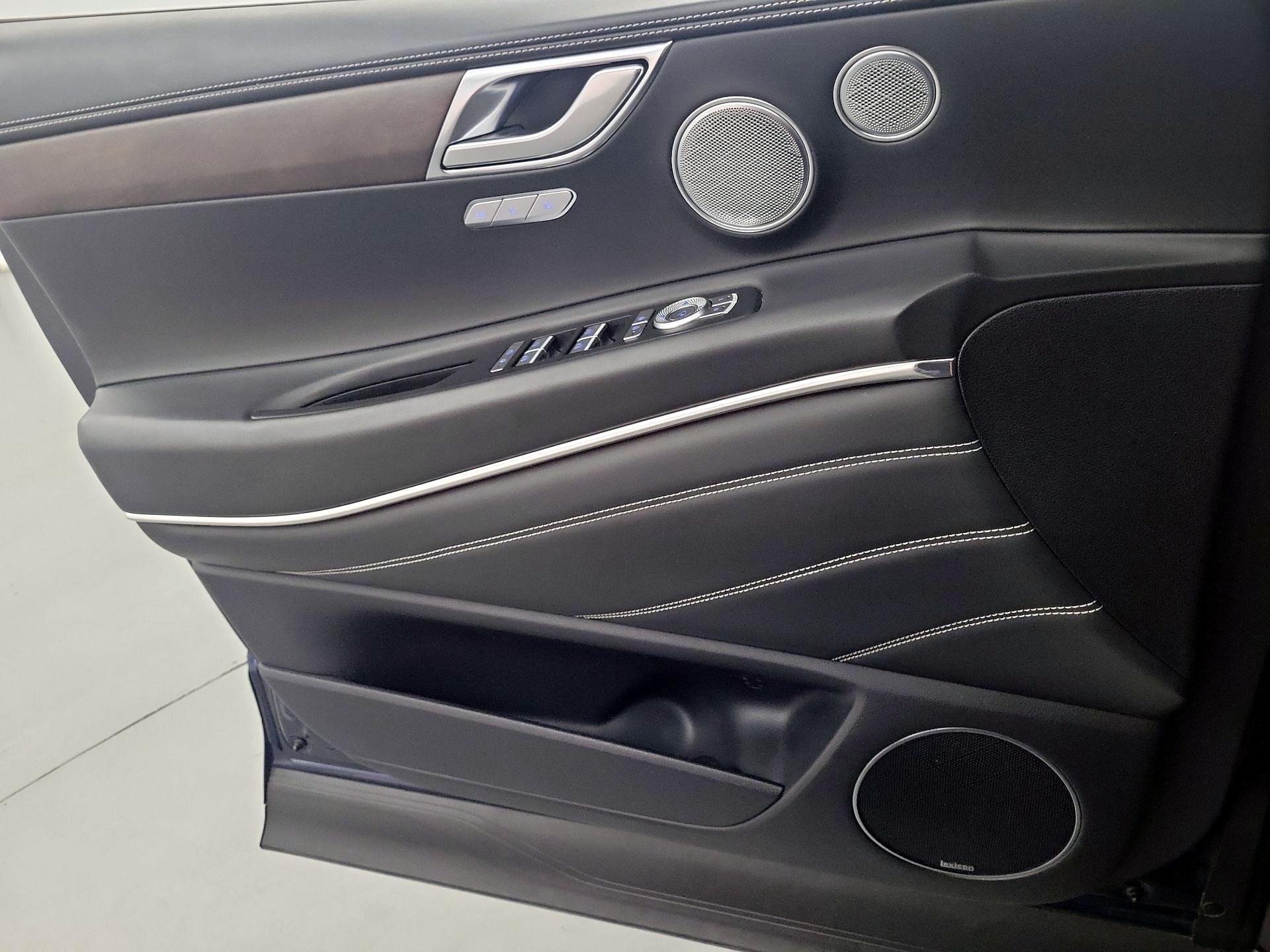 Thumbnail: 2022 Genesis GV80 - 12