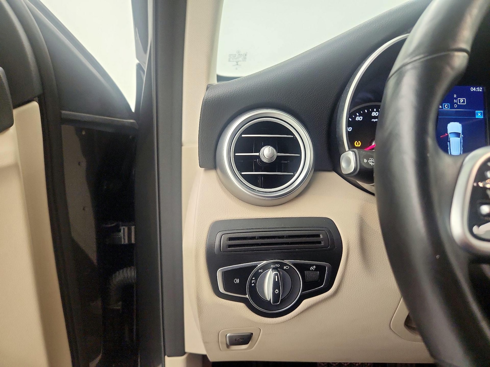 2021 Mercedes-Benz GLC GLC300 - Photo 14
