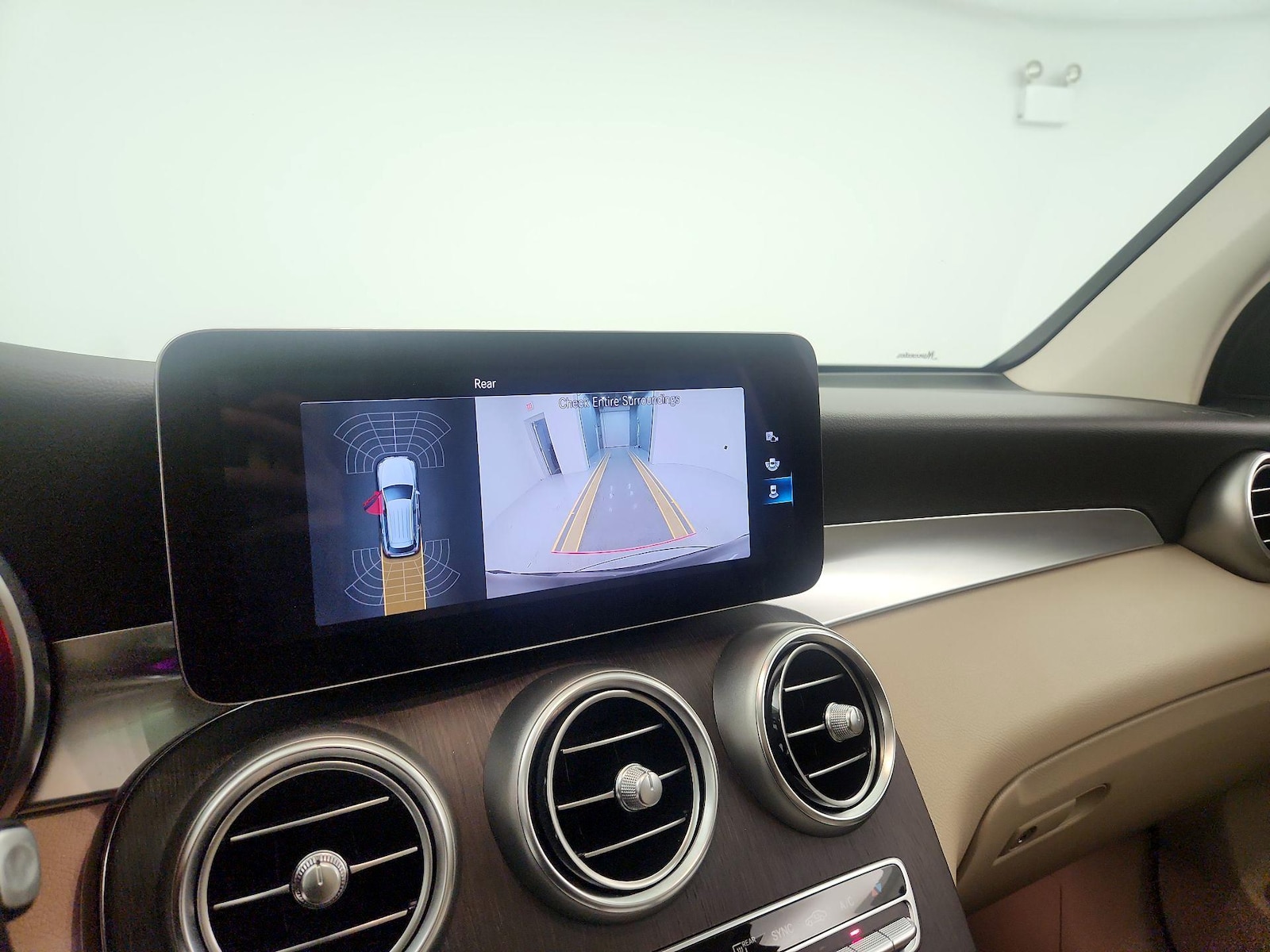 2021 Mercedes-Benz GLC GLC300 - Photo 15
