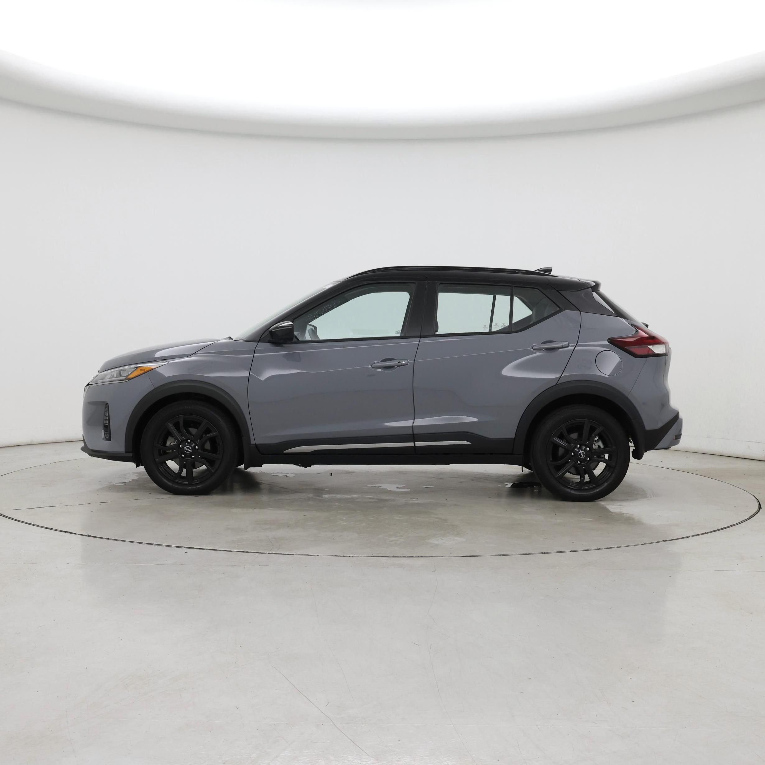 Thumbnail: 2023 Nissan Kicks - 3