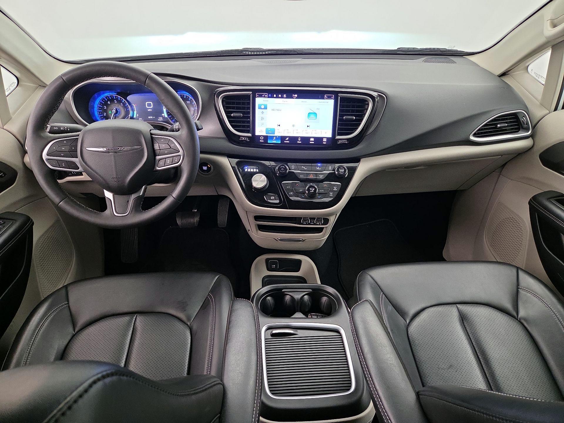 Thumbnail: 2023 Chrysler Pacifica - 9