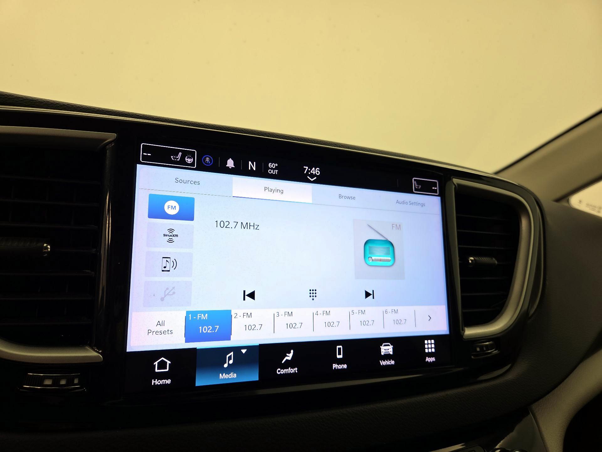 Thumbnail: 2023 Chrysler Pacifica - 15