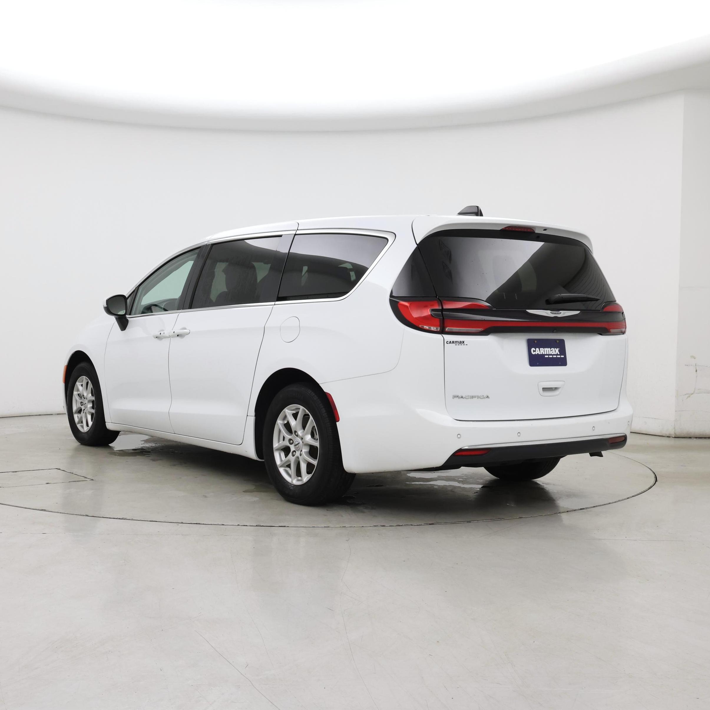 Thumbnail: 2023 Chrysler Pacifica - 2