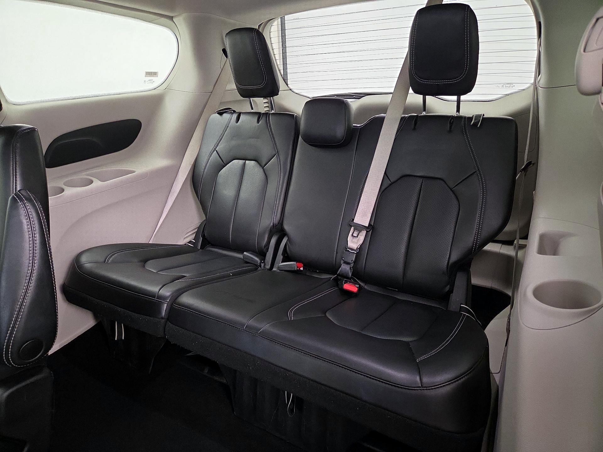 Thumbnail: 2023 Chrysler Pacifica - 20