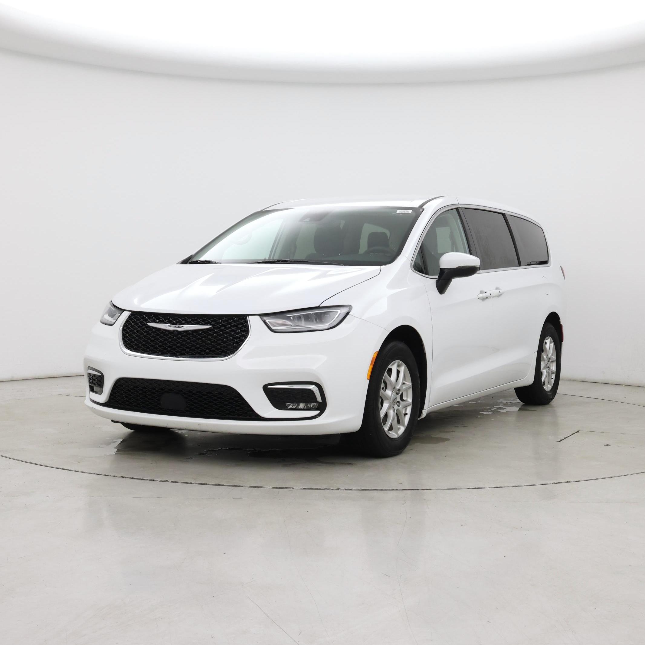 Thumbnail: 2023 Chrysler Pacifica - 4