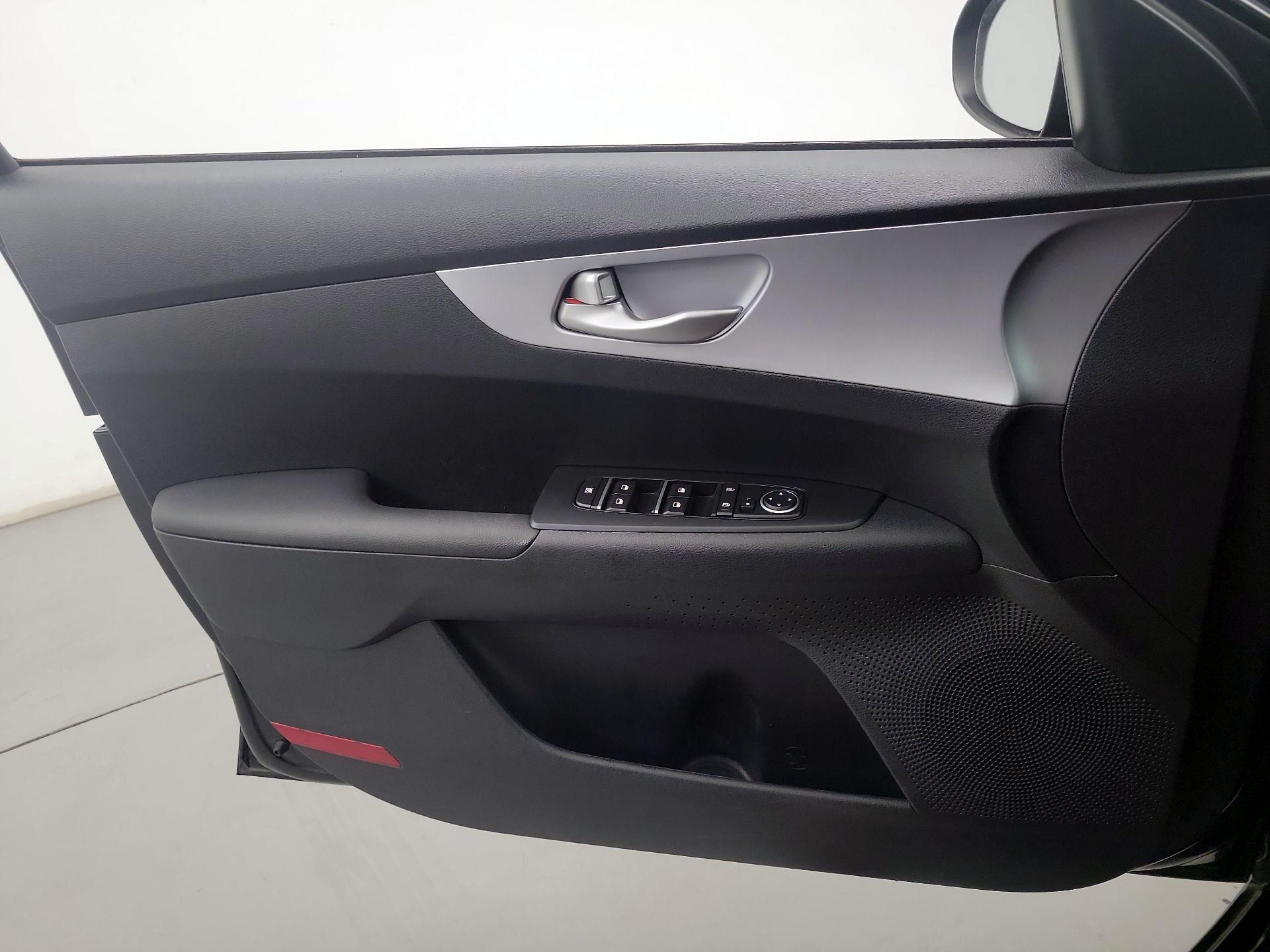 Thumbnail: 2024 Kia Forte - 12