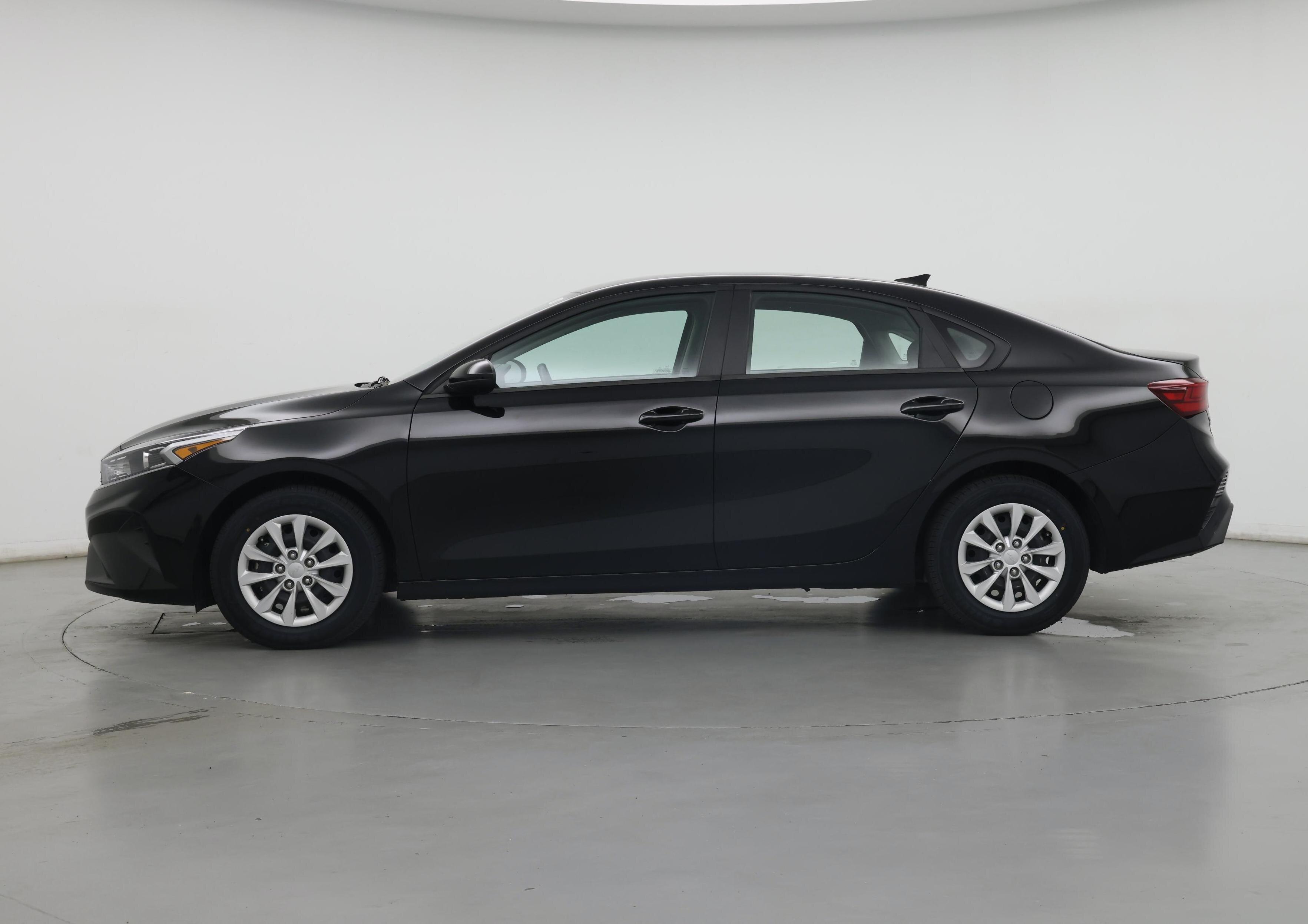 Thumbnail: 2024 Kia Forte - 3