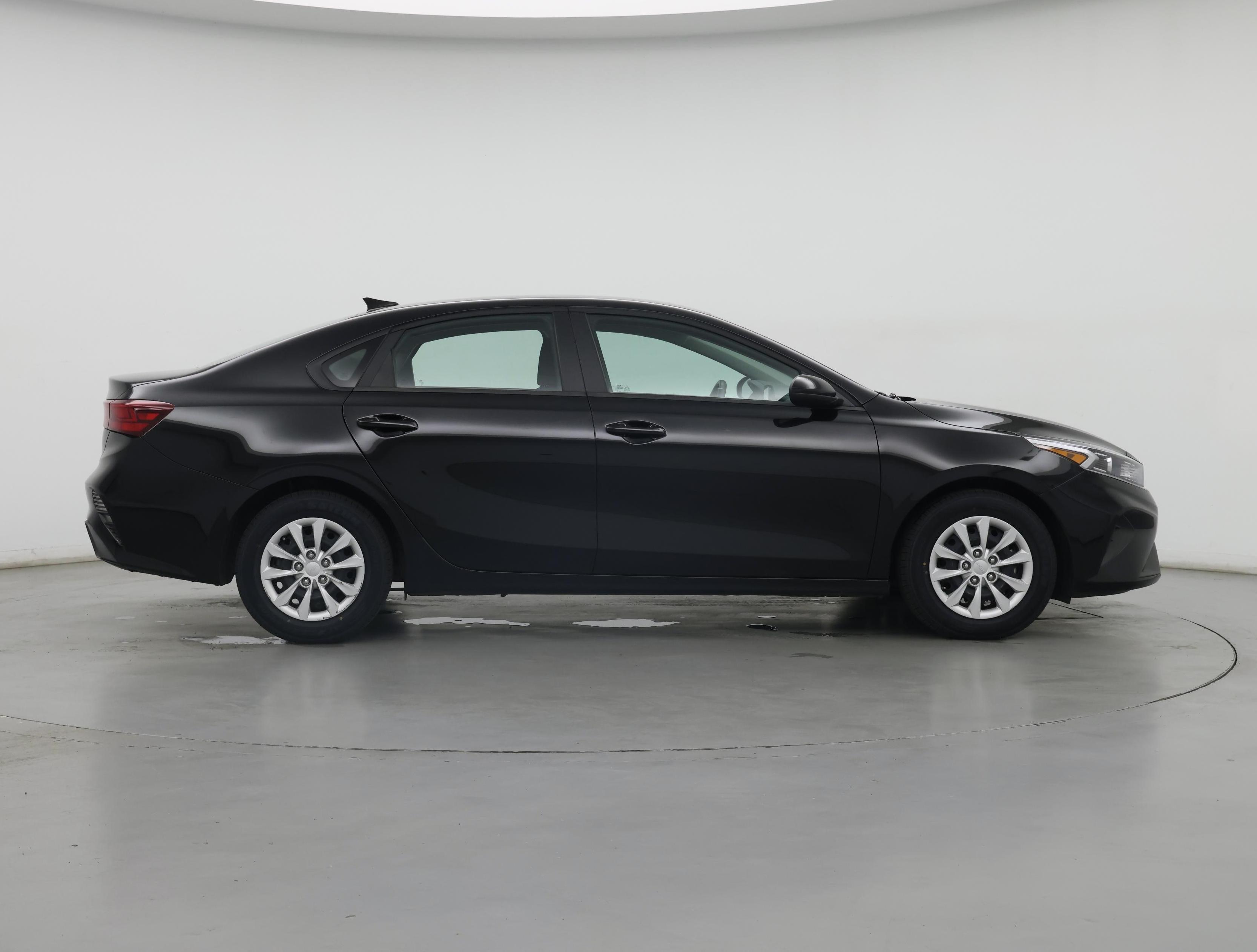Thumbnail: 2024 Kia Forte - 7