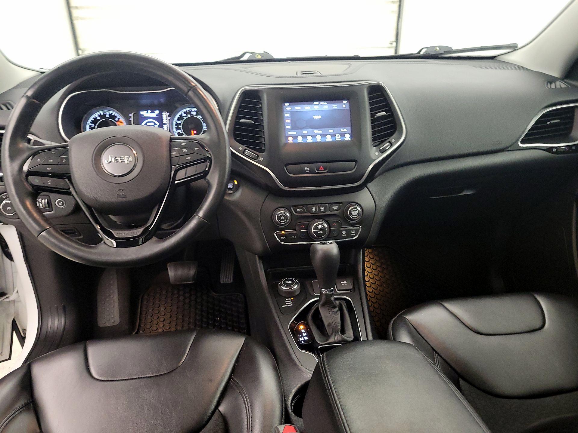 Thumbnail: 2020 Jeep Cherokee - 9