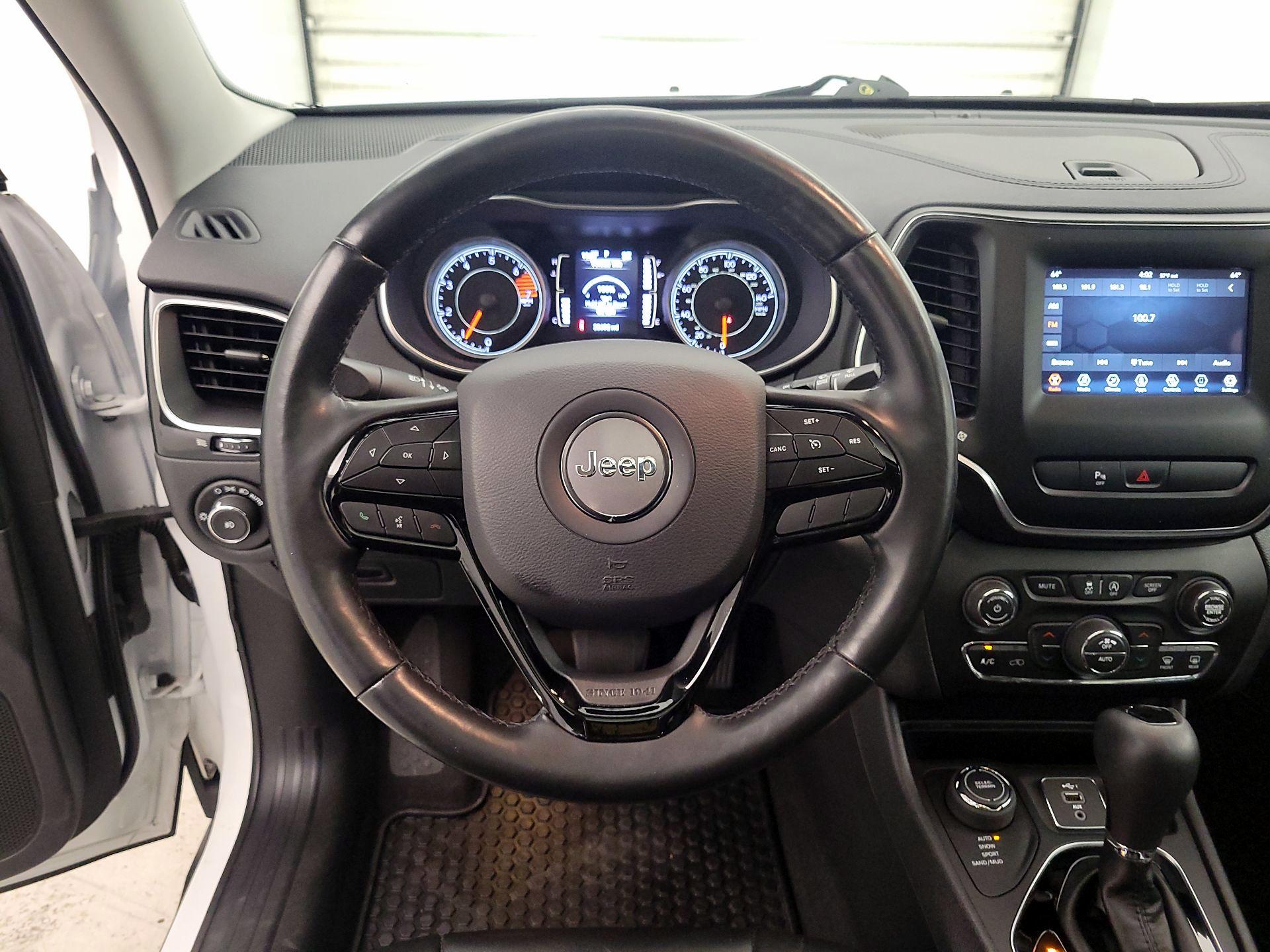 Thumbnail: 2020 Jeep Cherokee - 10