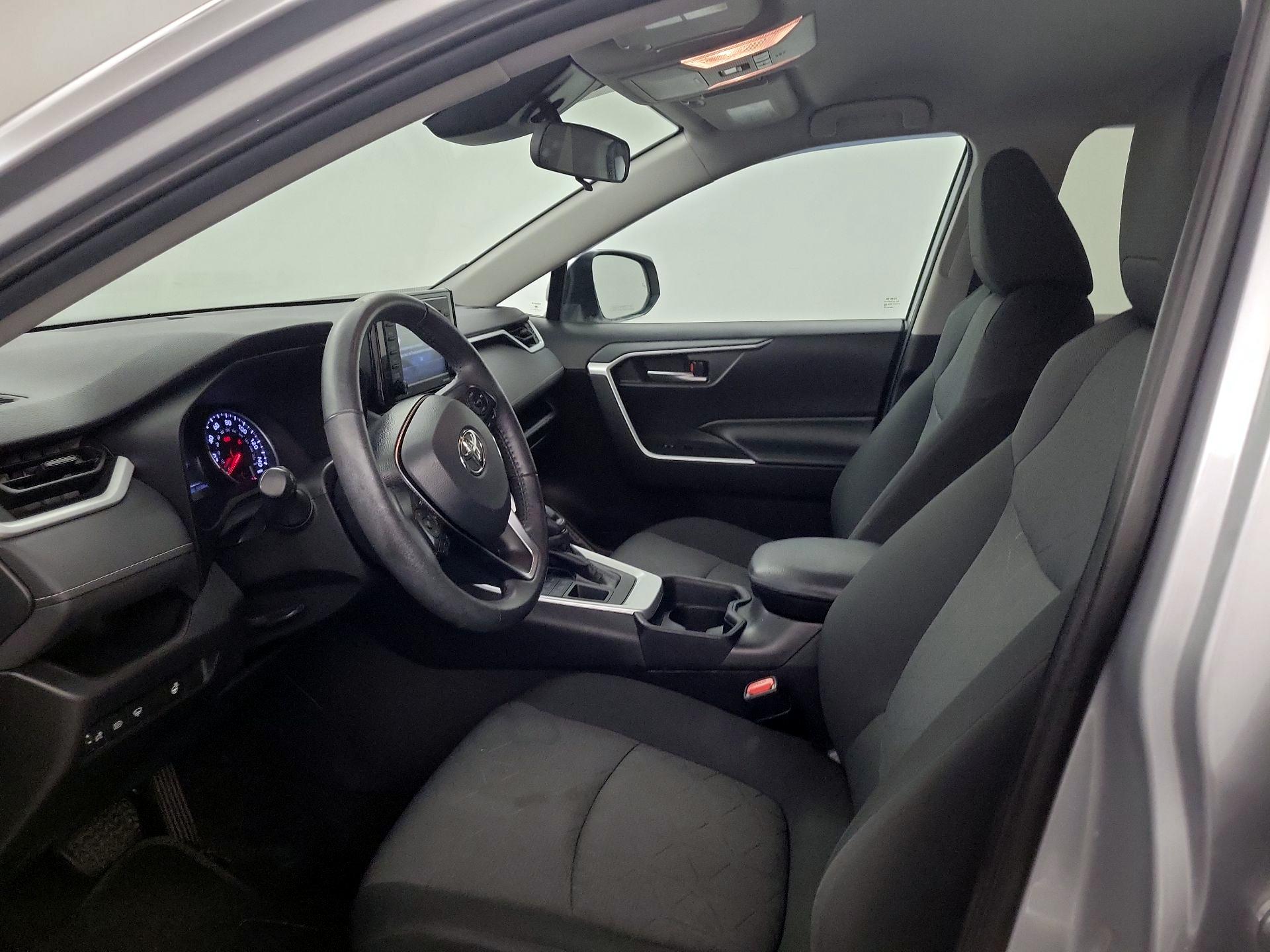 Thumbnail: 2020 Toyota RAV4 - 11