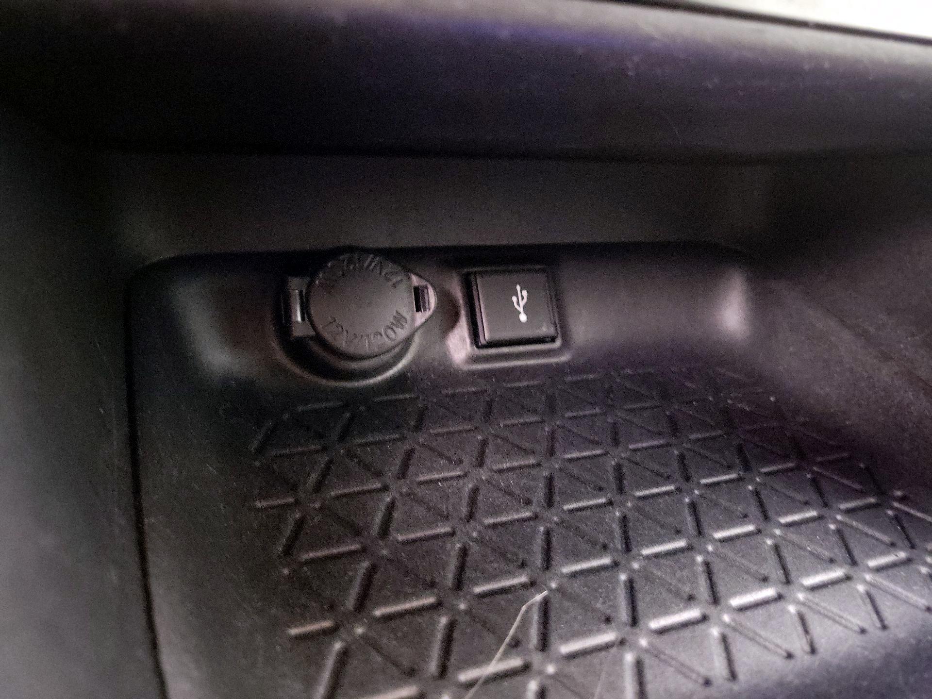Thumbnail: 2020 Toyota RAV4 - 18