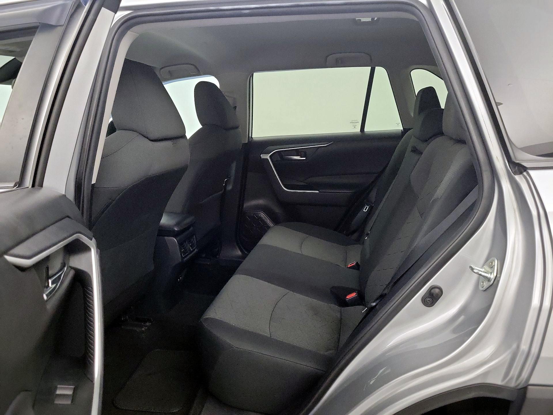 Thumbnail: 2020 Toyota RAV4 - 19