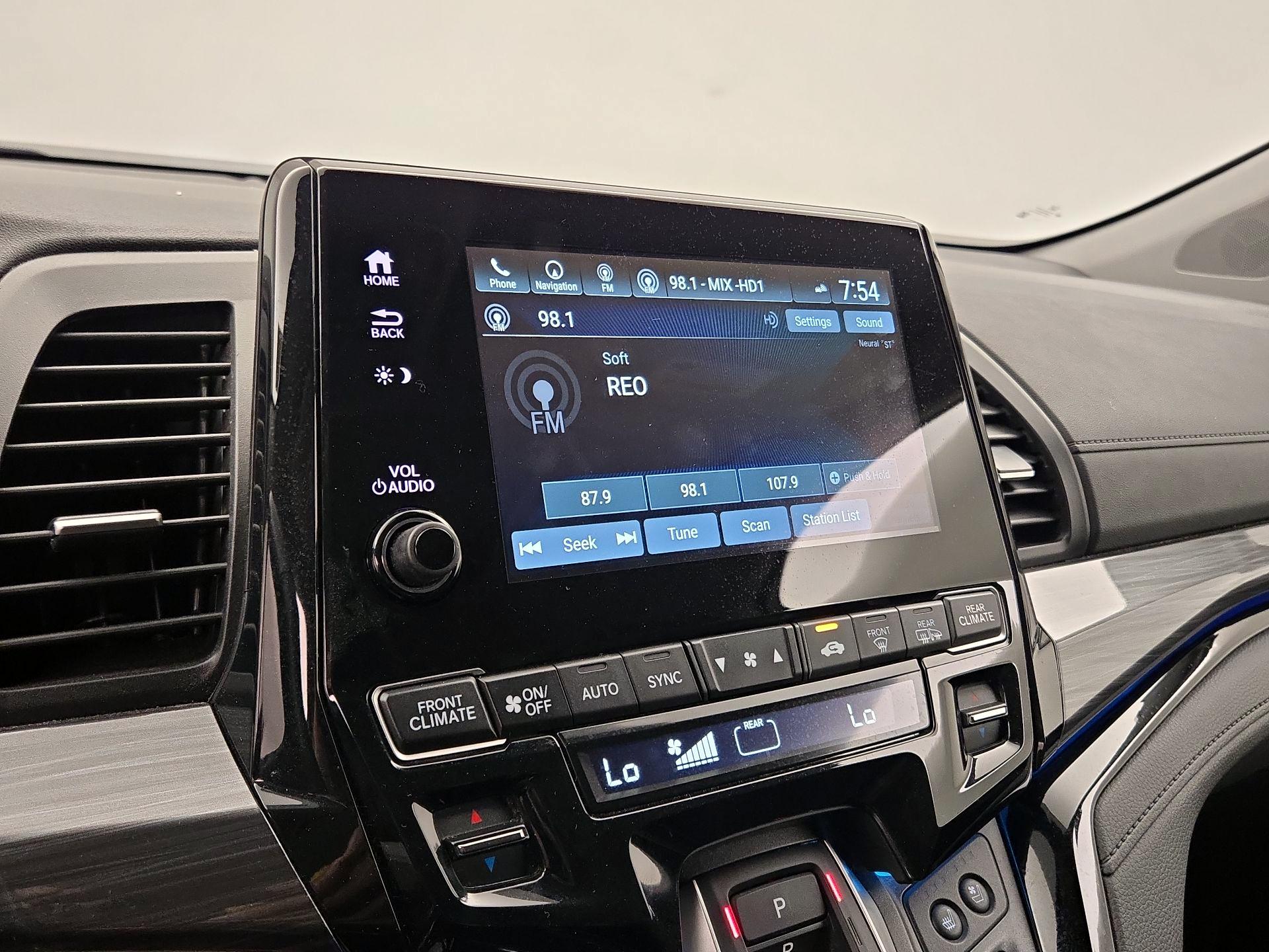 Thumbnail: 2023 Honda Odyssey - 16